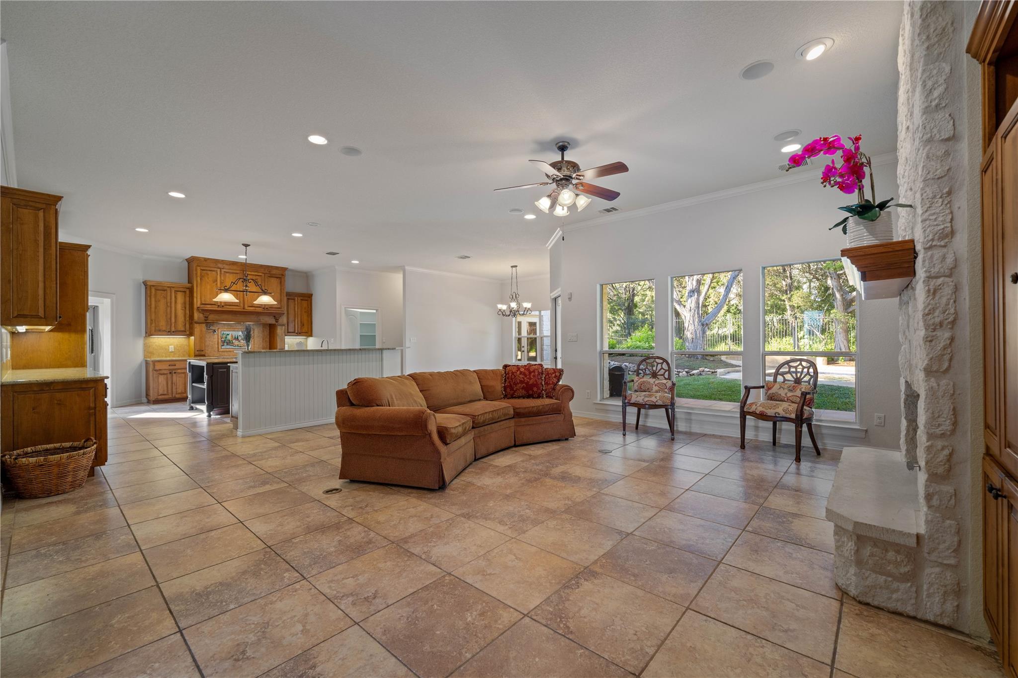 758 Mission Hts, New Braunfels, TX 78130