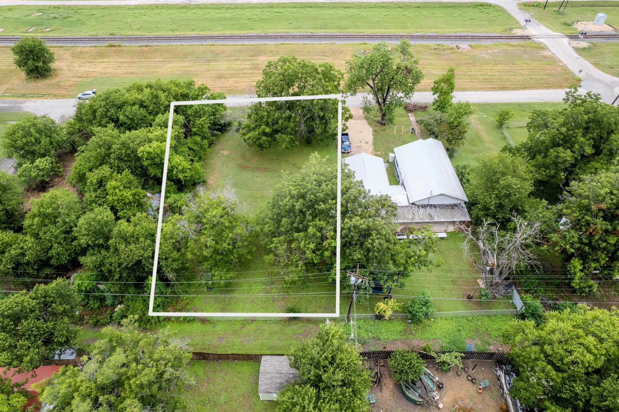 218 SE Front St, Bartlett, TX 76511
