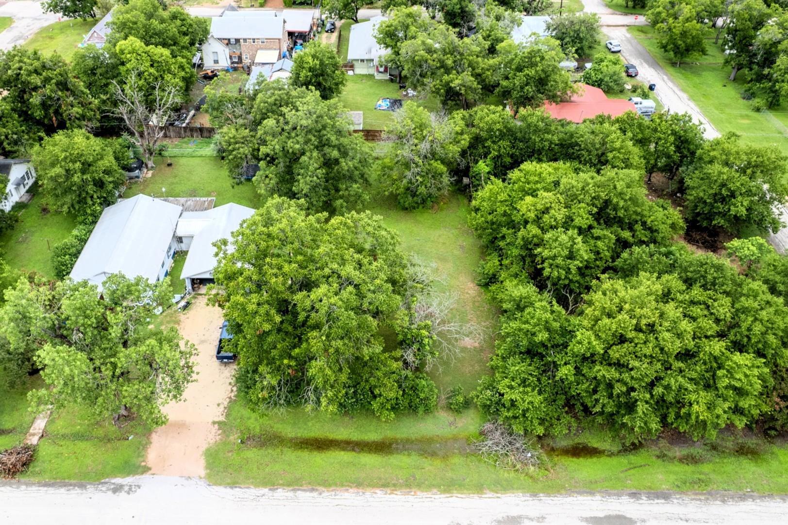 218 SE Front St, Bartlett, TX 76511