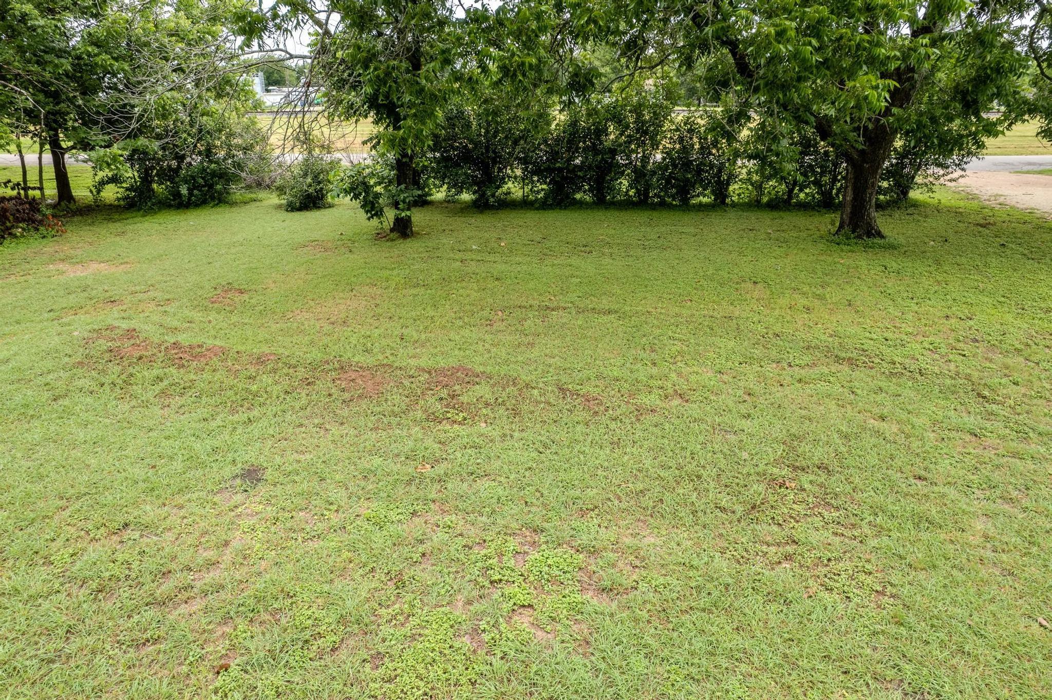218 SE Front St, Bartlett, TX 76511