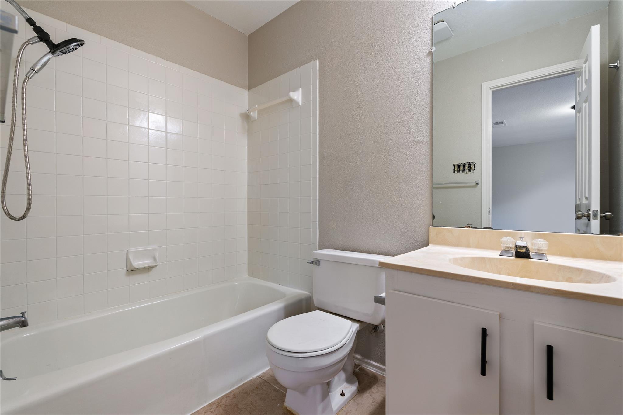 9209 Kempler Dr # B, Austin, TX 78748