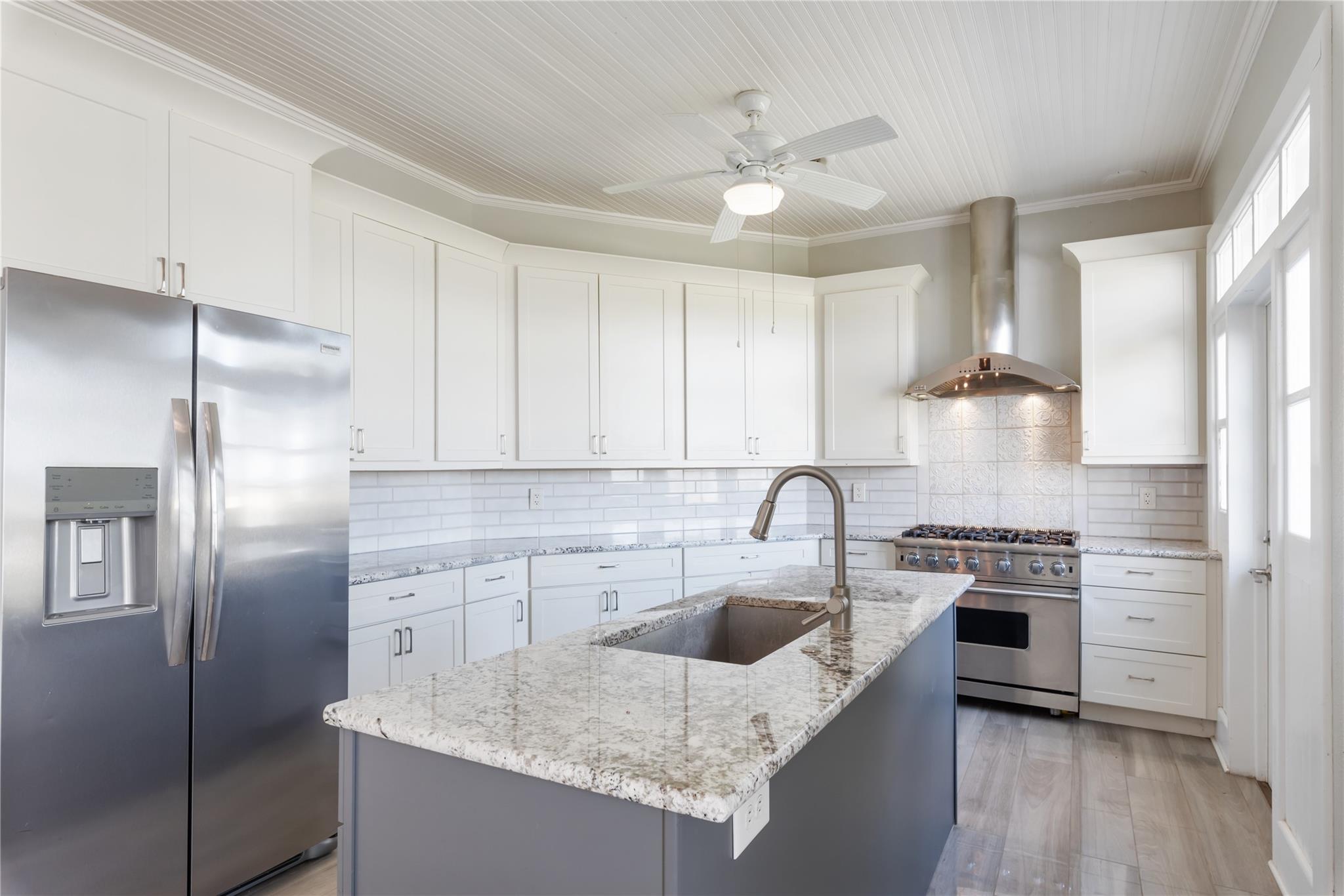 1649 Schumann Rd, Stonewall, TX 78671