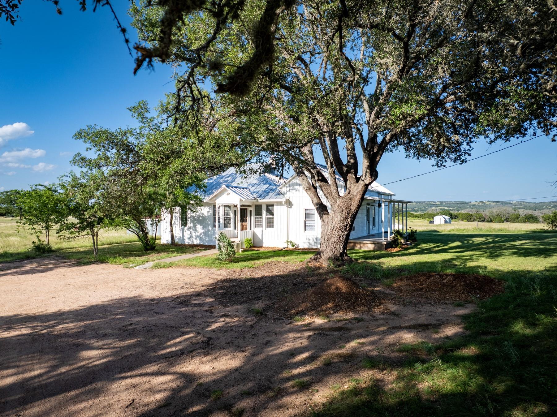 1649 Schumann Rd, Stonewall, TX 78671