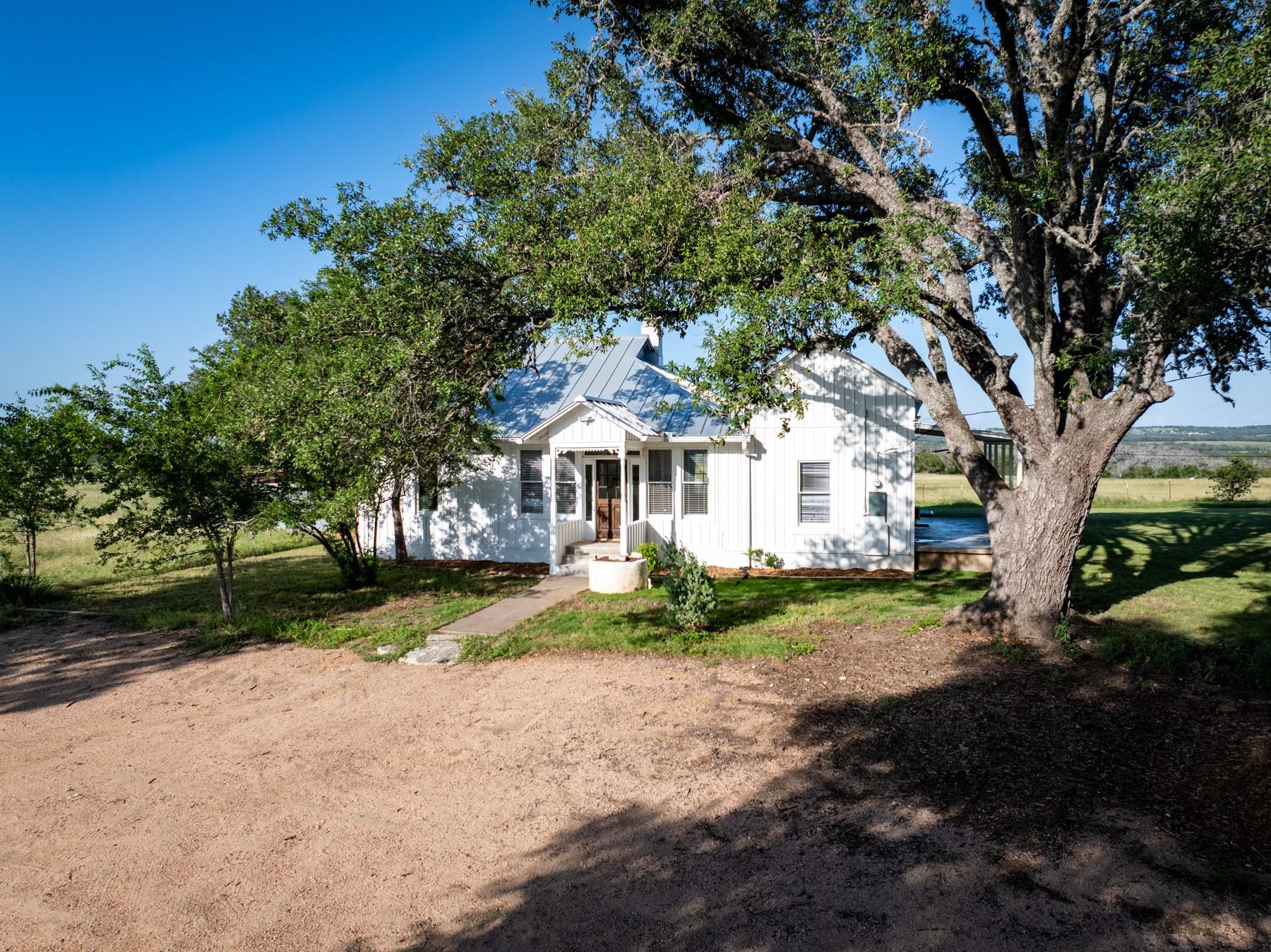 1649 Schumann Rd, Stonewall, TX 78671