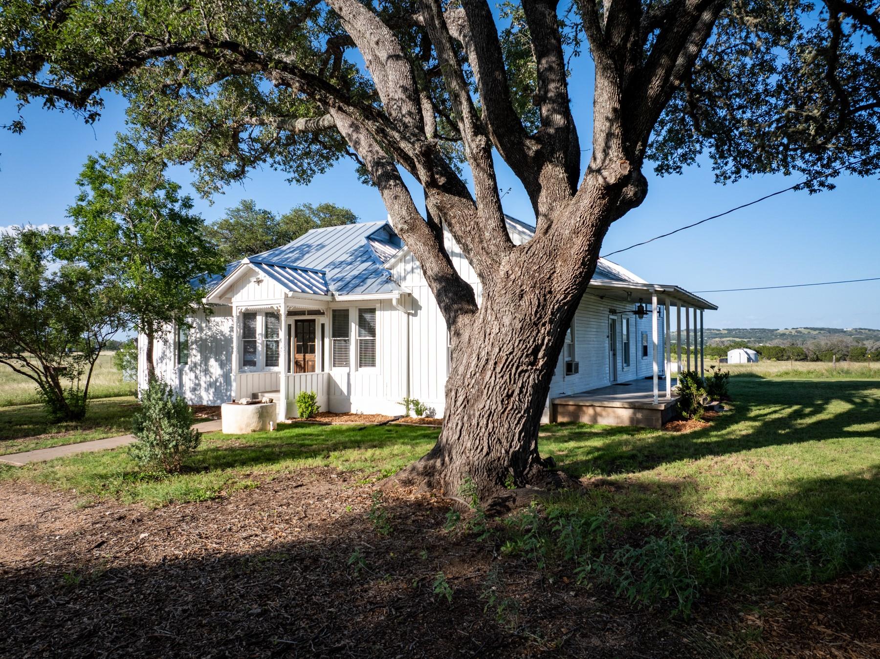 1649 Schumann Rd, Stonewall, TX 78671