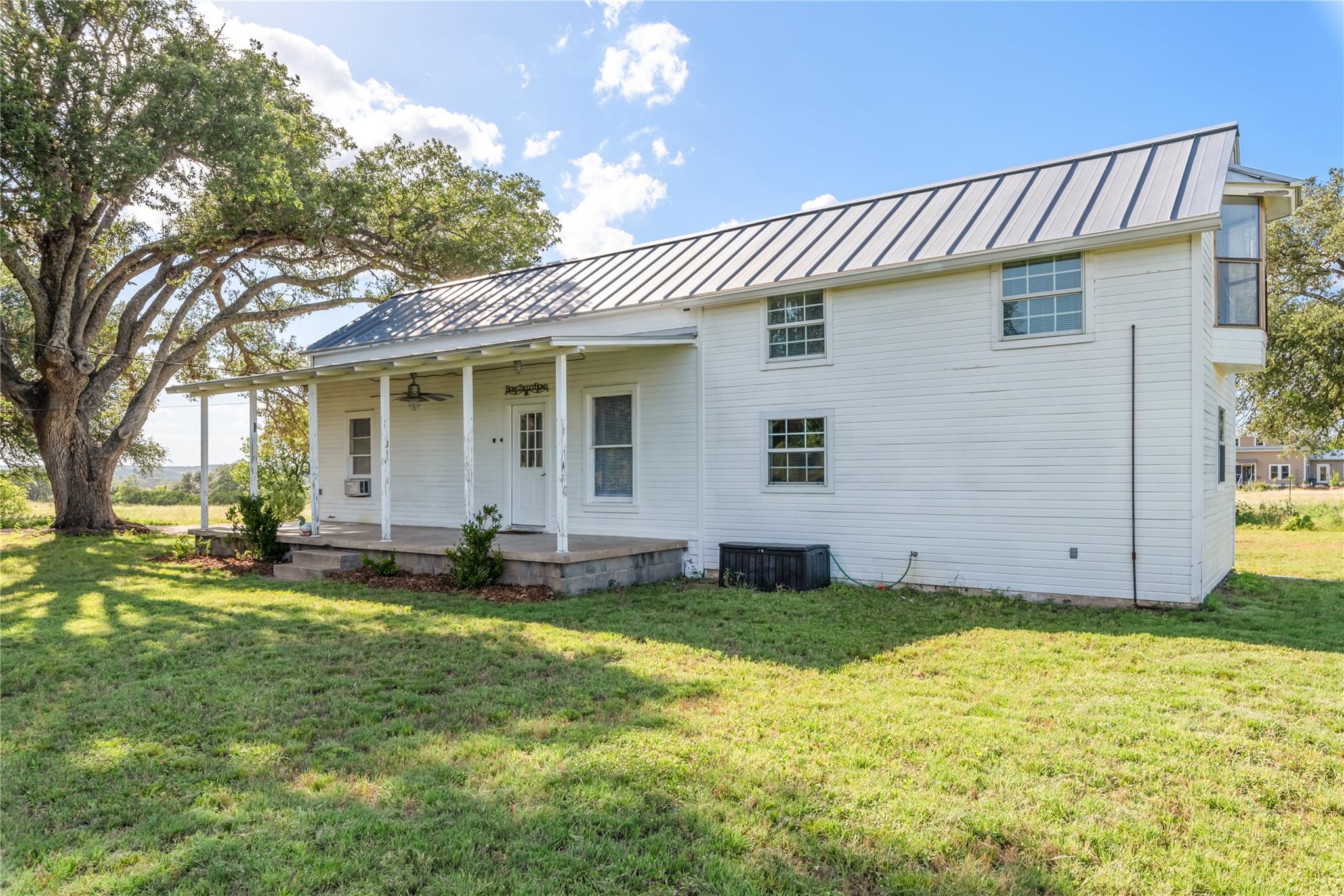1649 Schumann Rd, Stonewall, TX 78671