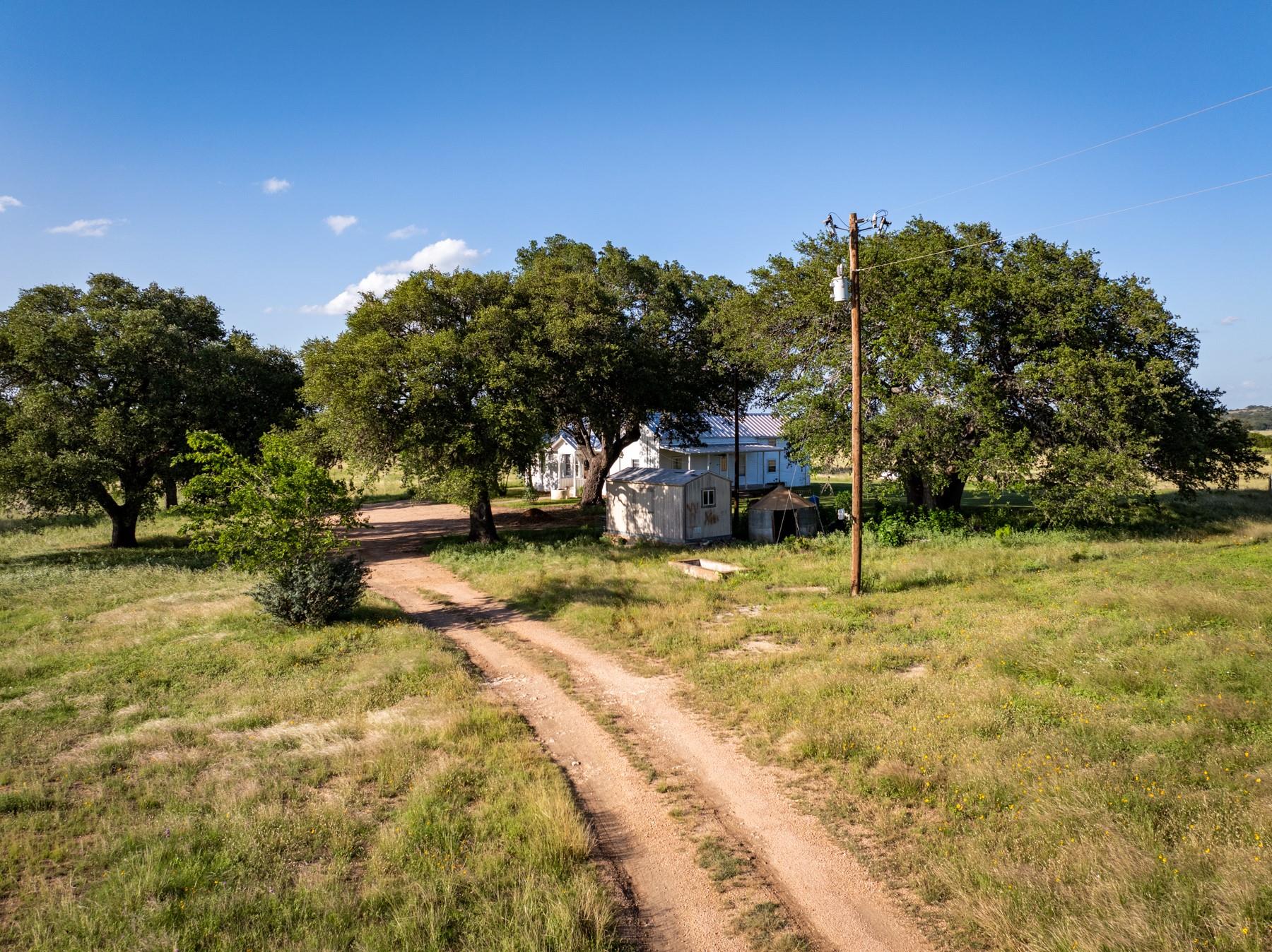 1649 Schumann Rd, Stonewall, TX 78671