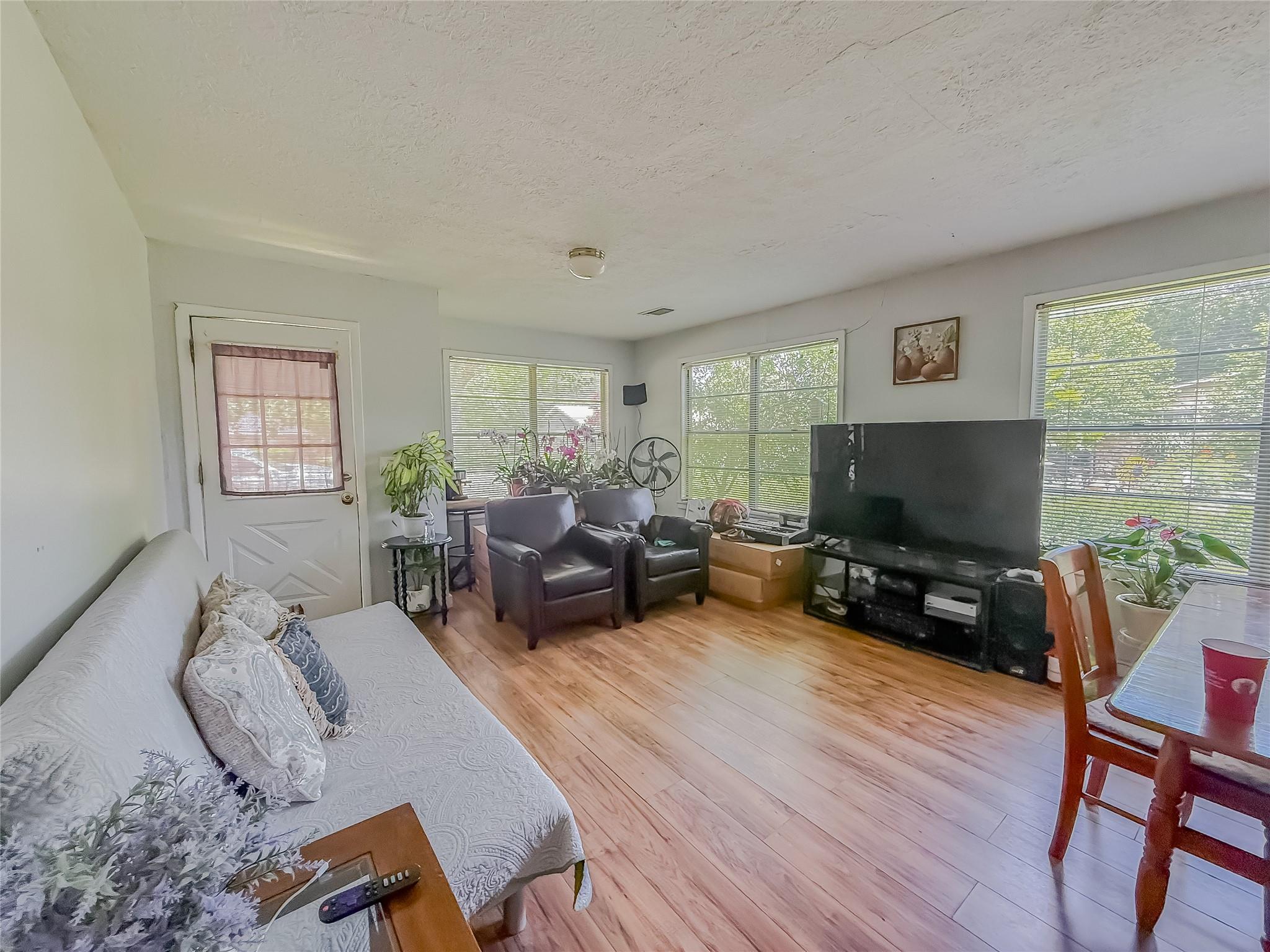 424 Burns St, Lexington, TX 78947