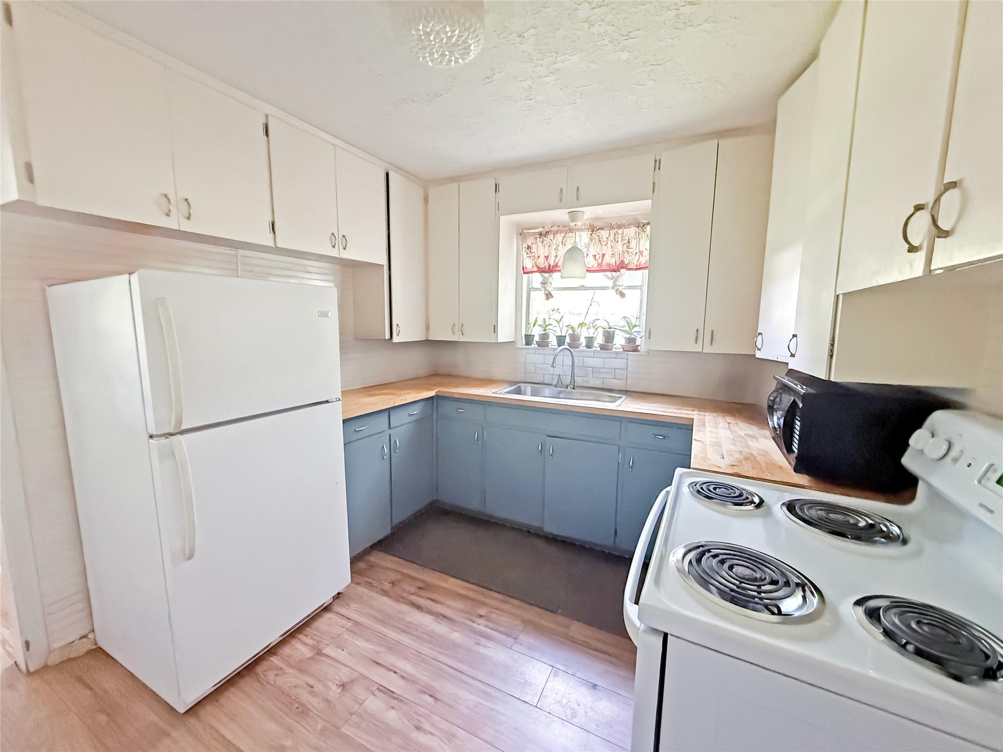 424 Burns St, Lexington, TX 78947