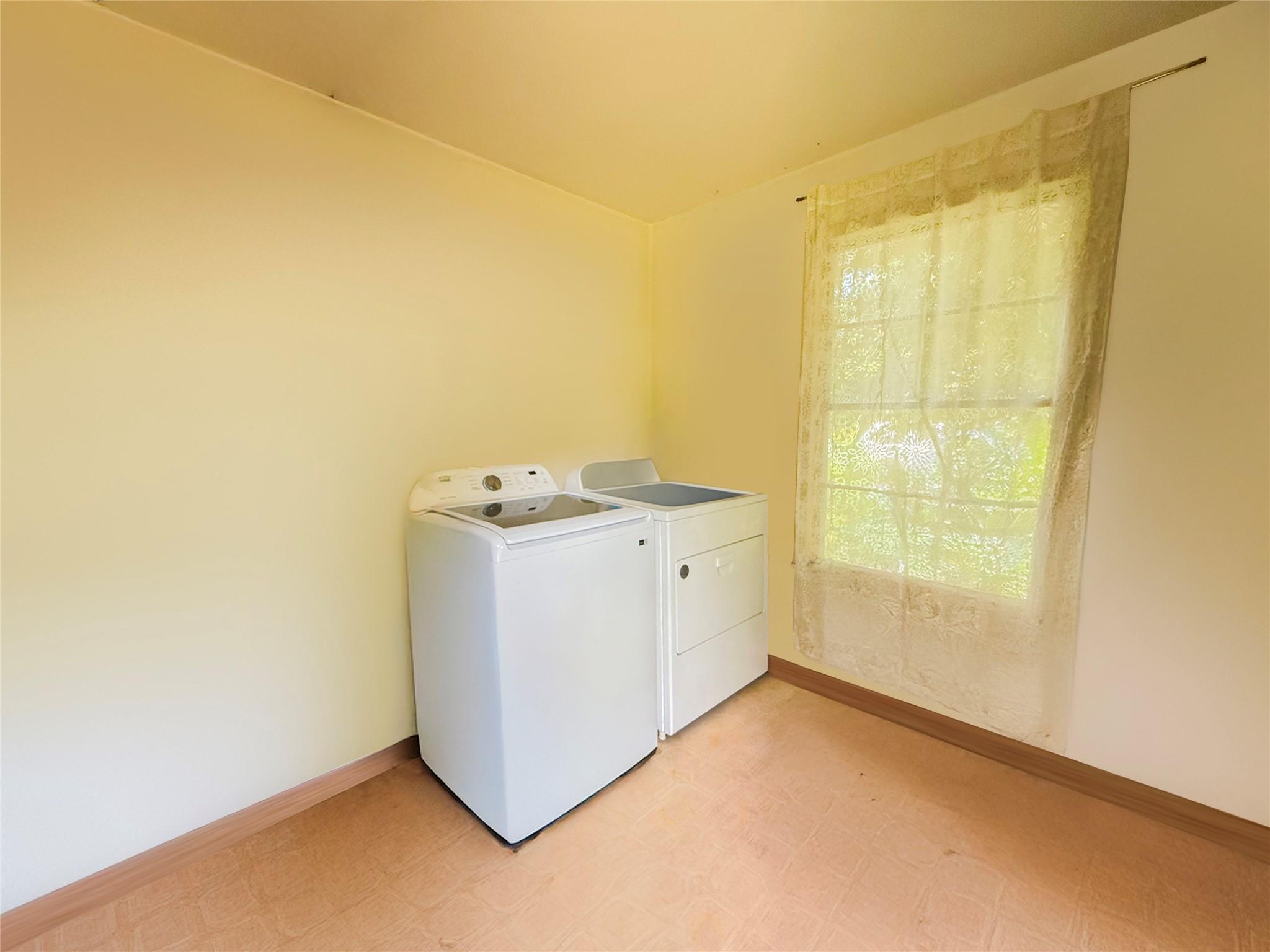 424 Burns St, Lexington, TX 78947