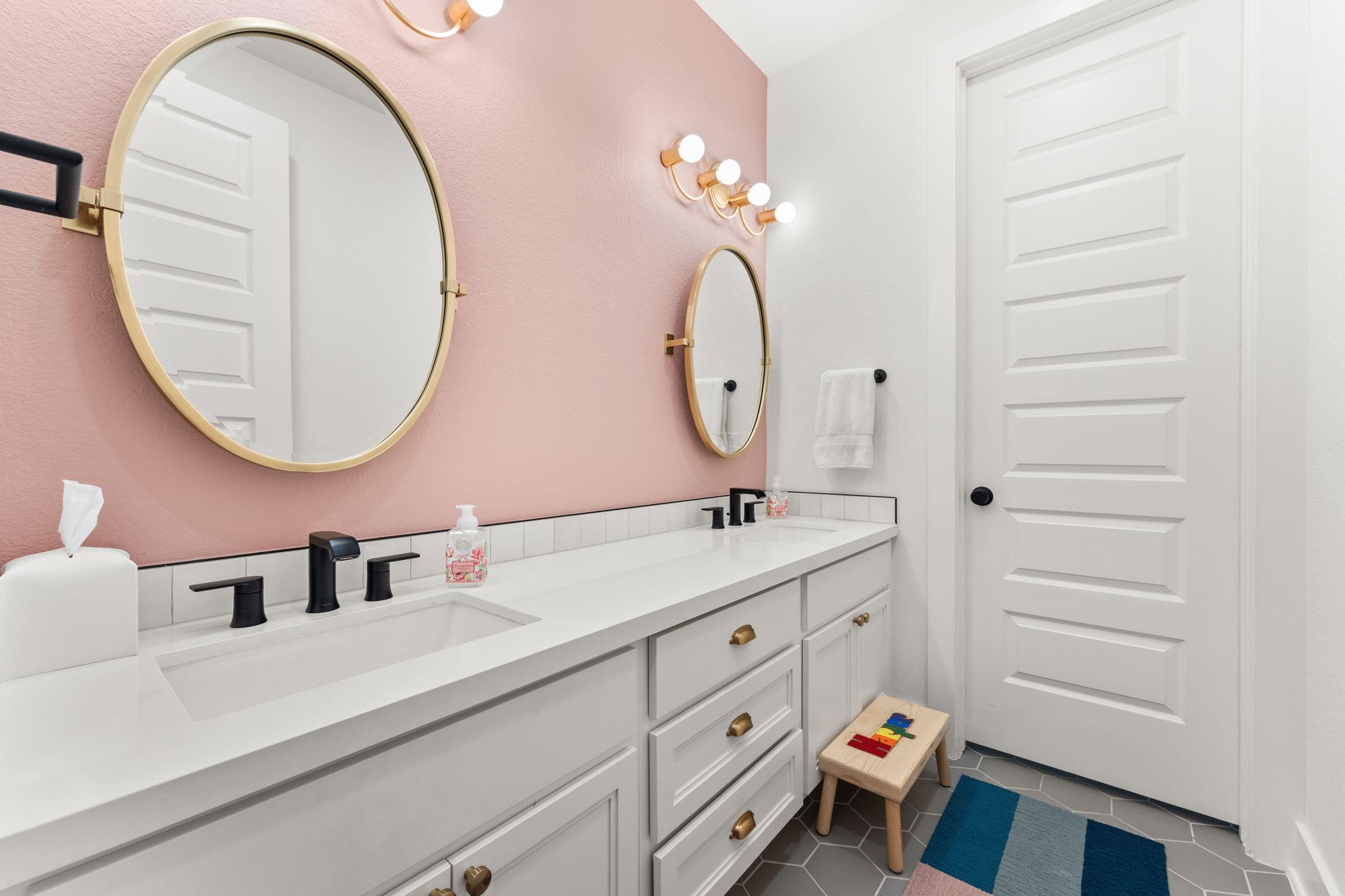 518 Toyah Dr, Dripping Springs, TX 78620