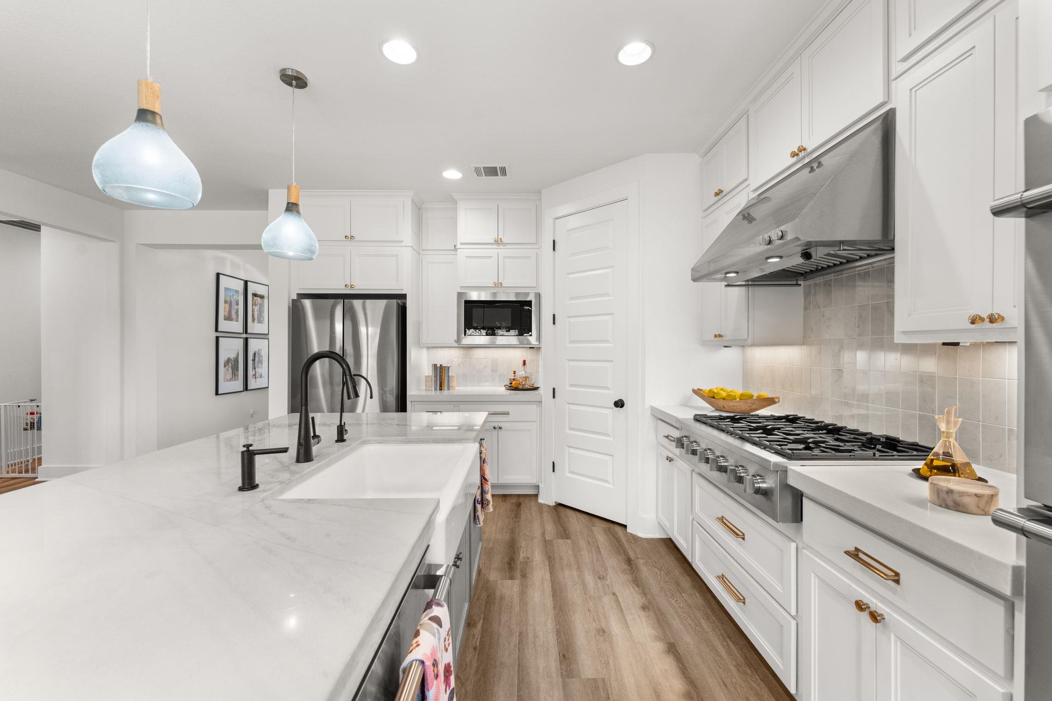 518 Toyah Dr, Dripping Springs, TX 78620