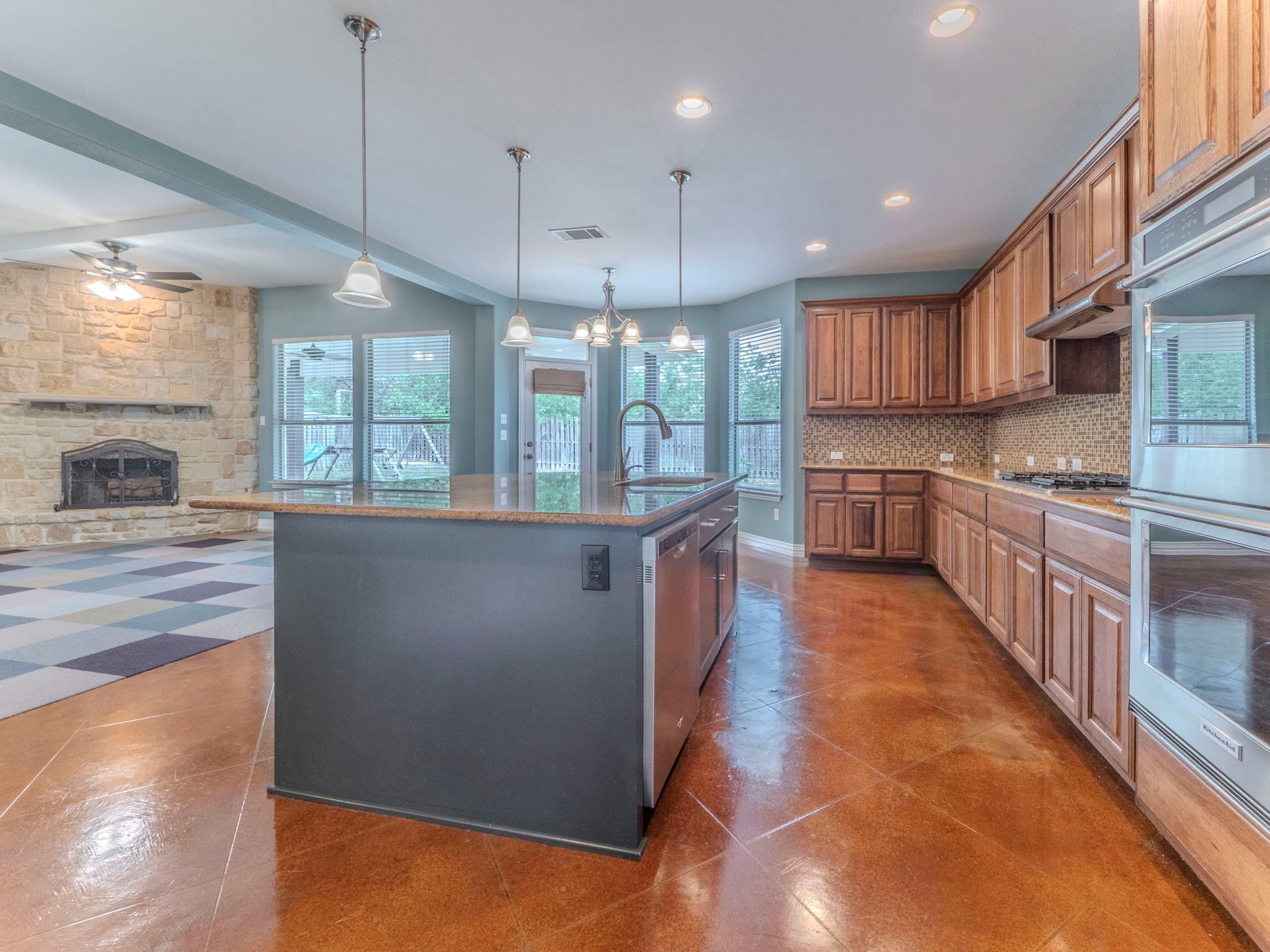 100 N Meadowlark St, Lakeway, TX 78734