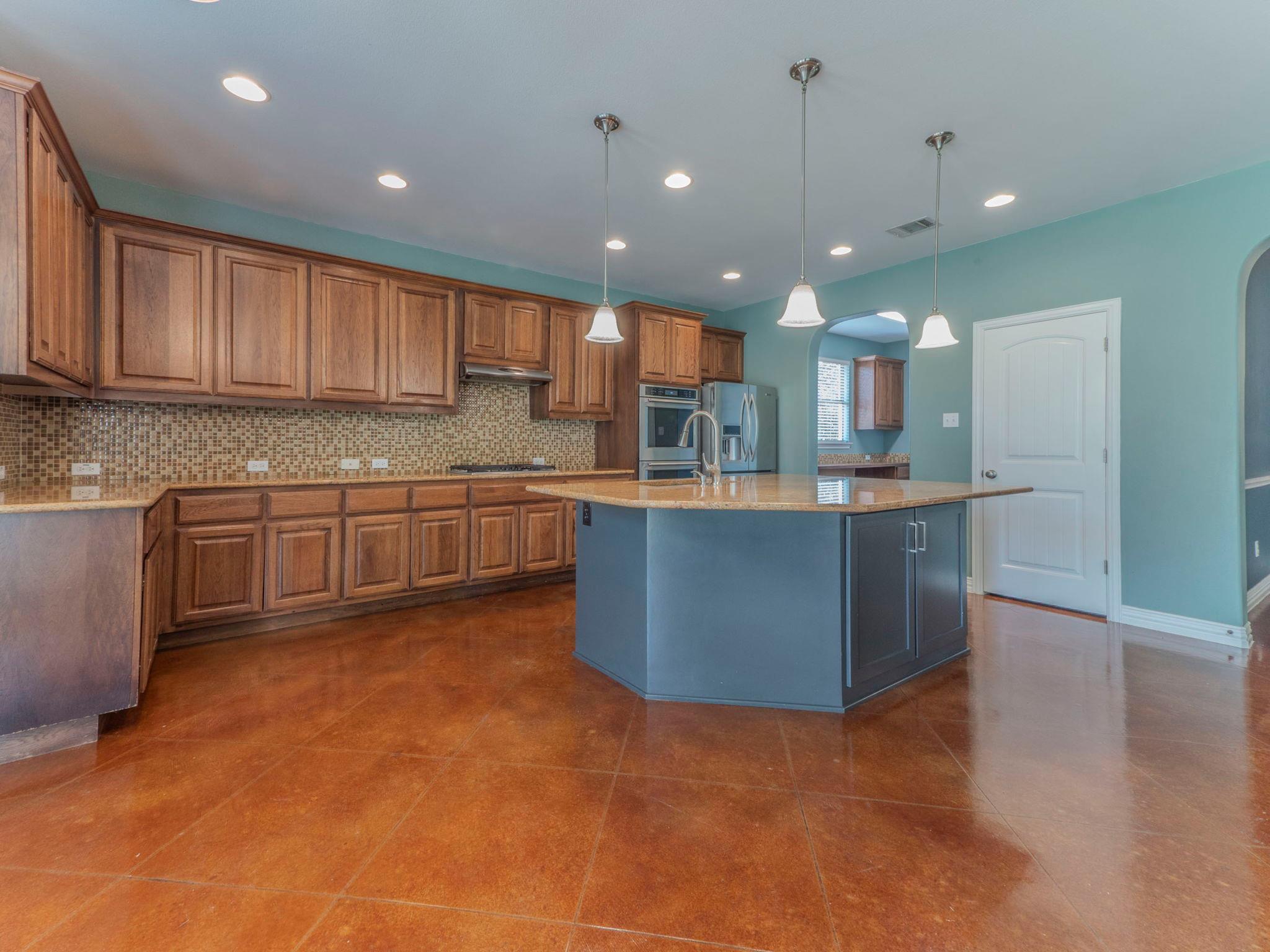 100 N Meadowlark St, Lakeway, TX 78734