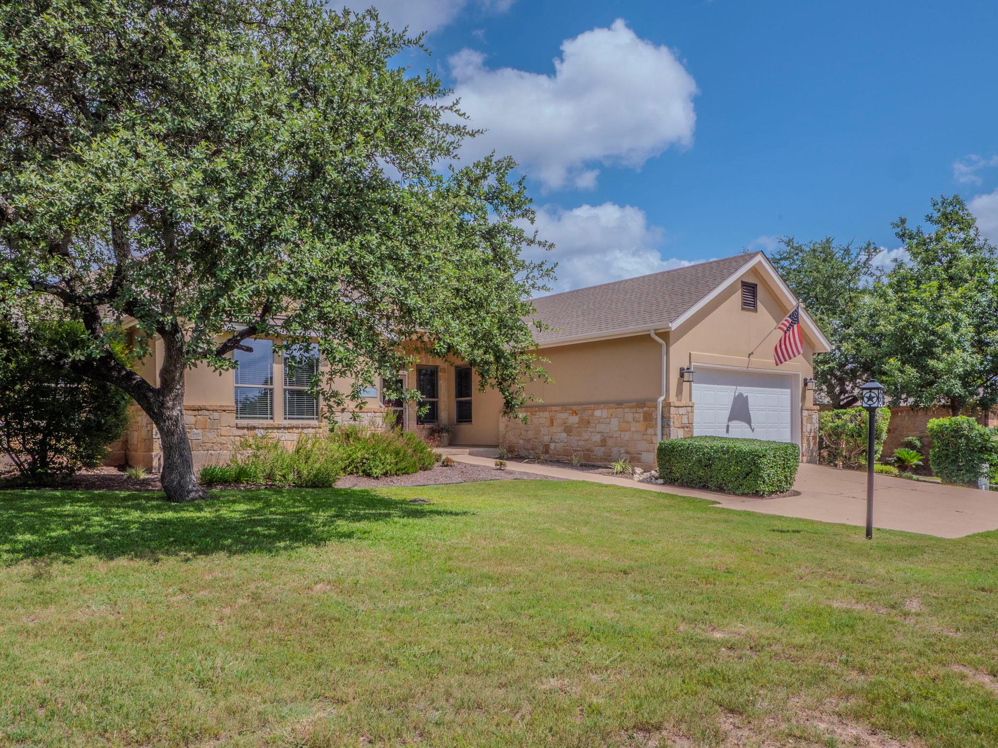 100 N Meadowlark St, Lakeway, TX 78734