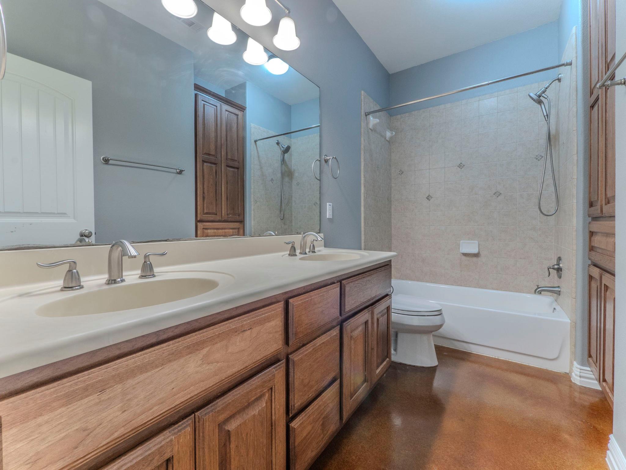 100 N Meadowlark St, Lakeway, TX 78734