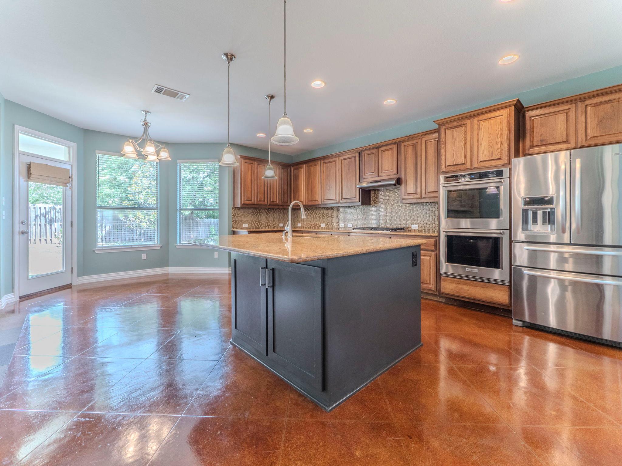 100 N Meadowlark St, Lakeway, TX 78734