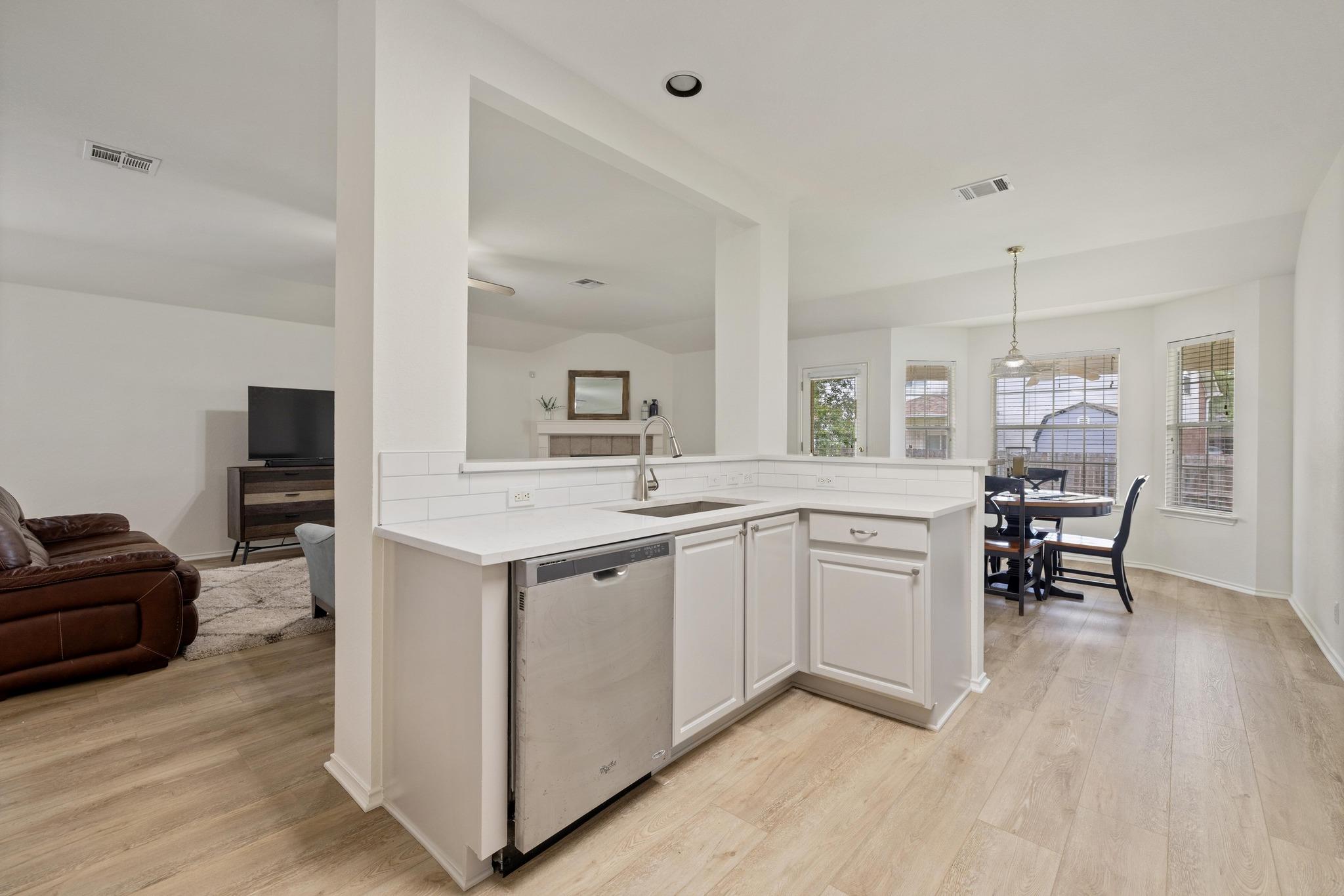1643 Abbey Ln, Cedar Park, TX 78613