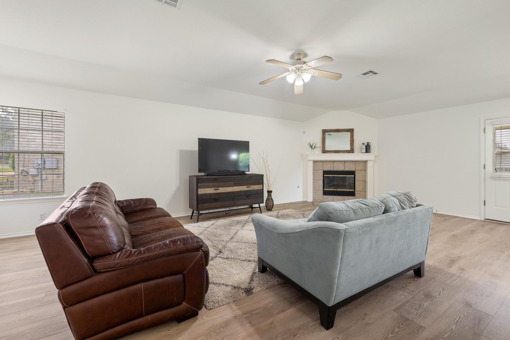 1643 Abbey Ln, Cedar Park, TX 78613