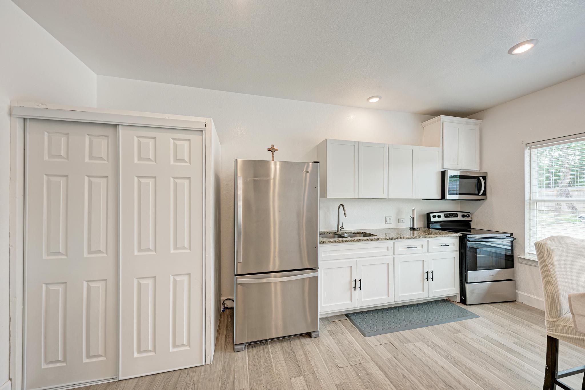114 Crepe Myrtle Pkwy, Elgin, TX 78621