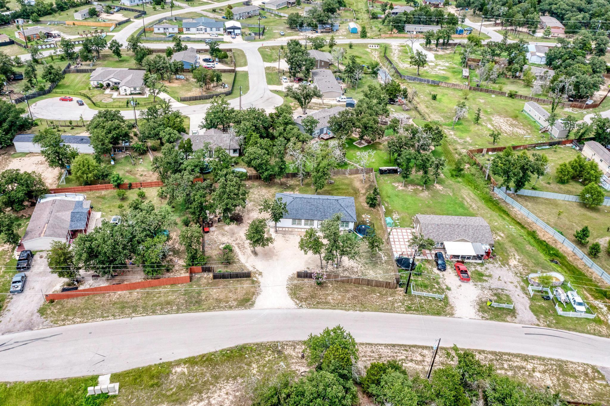 114 Crepe Myrtle Pkwy, Elgin, TX 78621