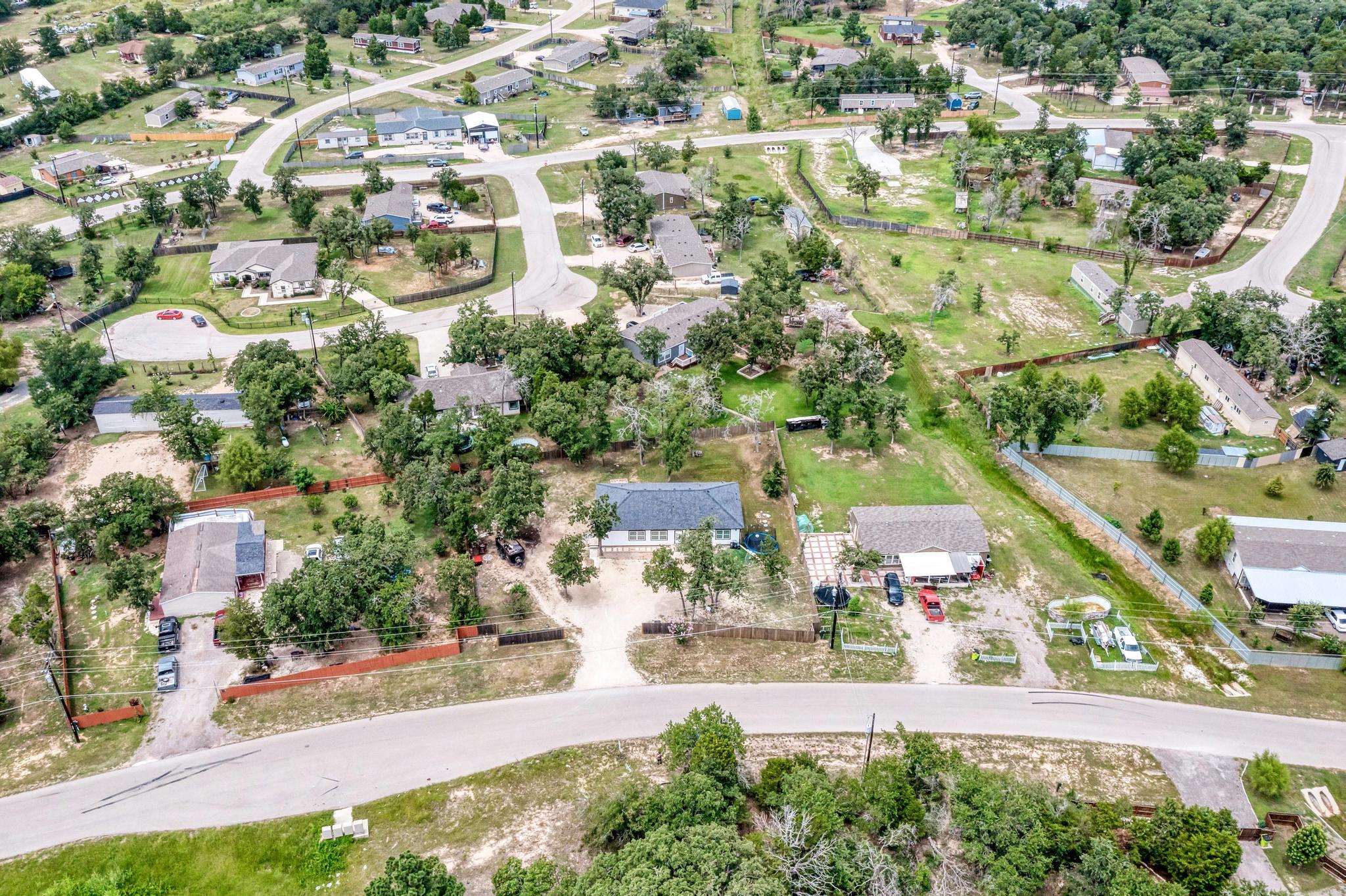 114 Crepe Myrtle Pkwy, Elgin, TX 78621