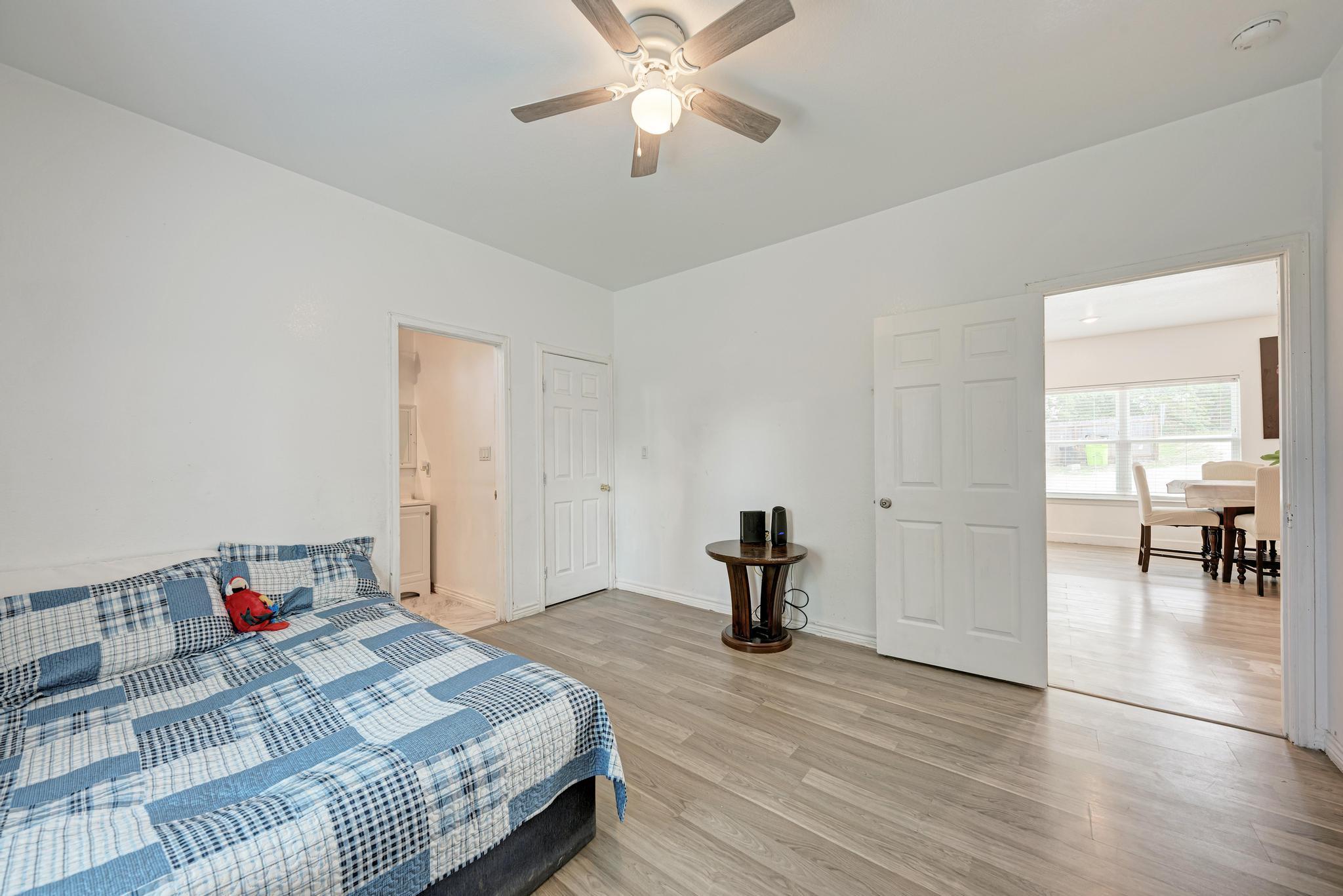 114 Crepe Myrtle Pkwy, Elgin, TX 78621