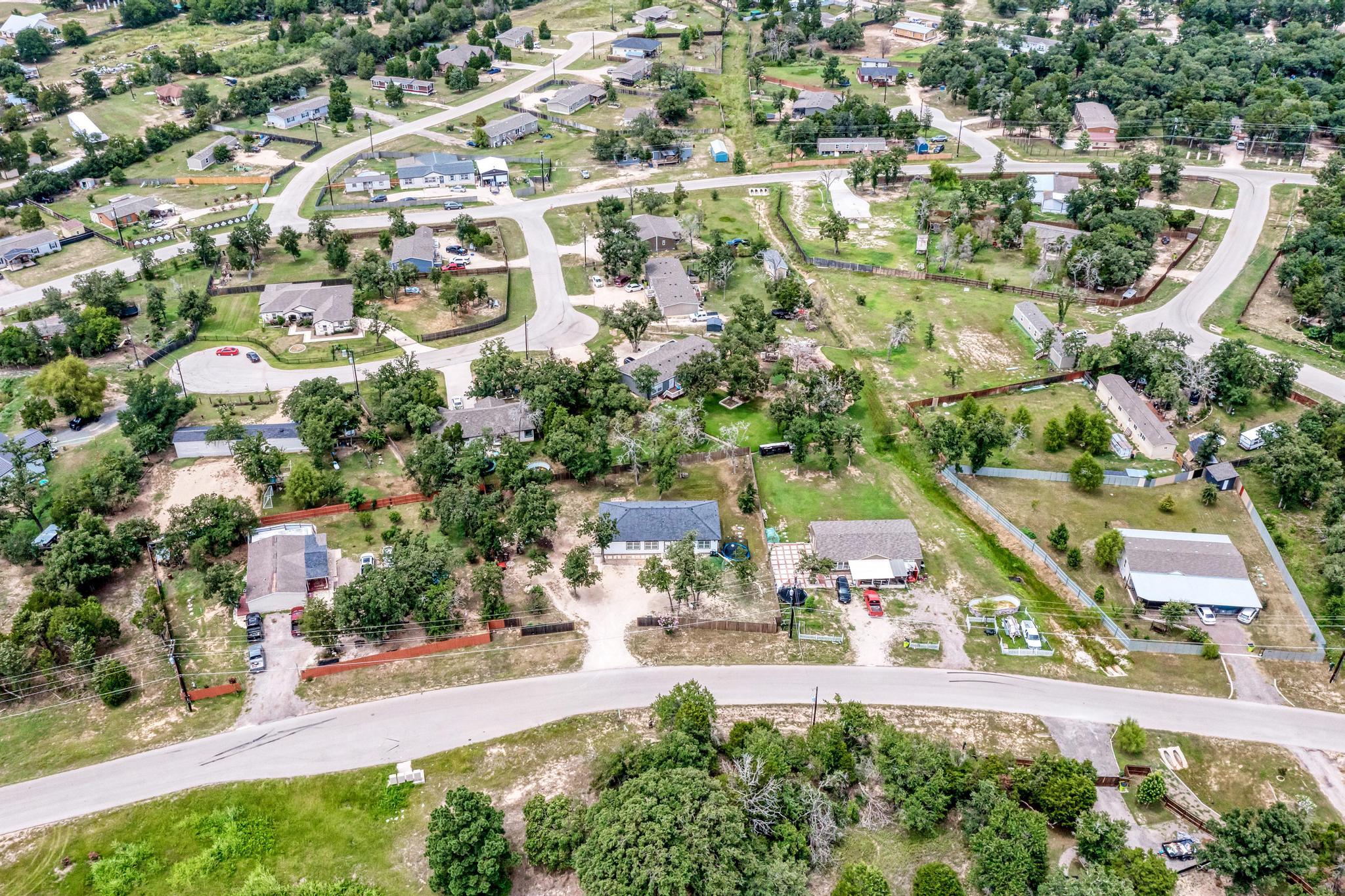 114 Crepe Myrtle Pkwy, Elgin, TX 78621
