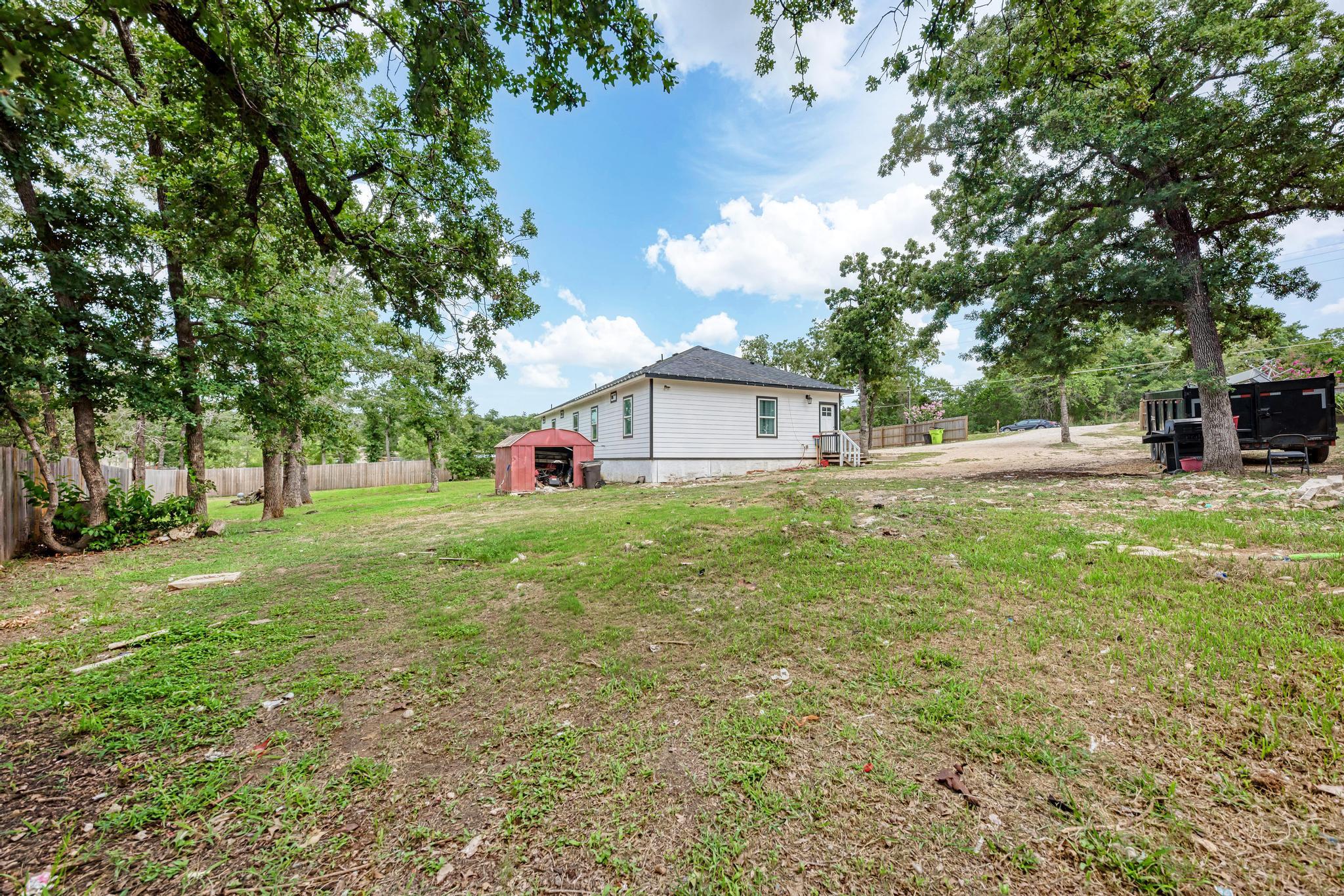 114 Crepe Myrtle Pkwy, Elgin, TX 78621