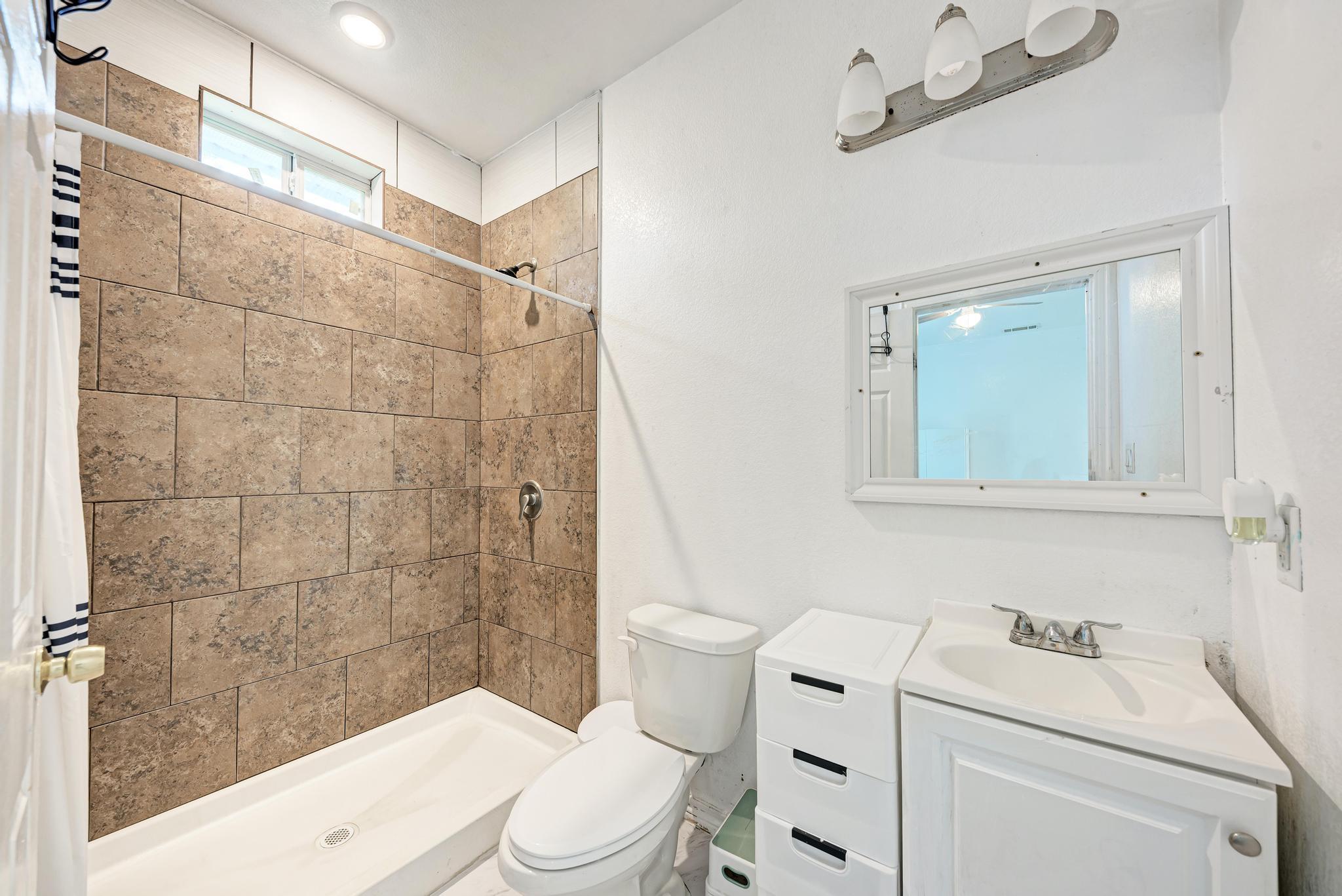 114 Crepe Myrtle Pkwy, Elgin, TX 78621