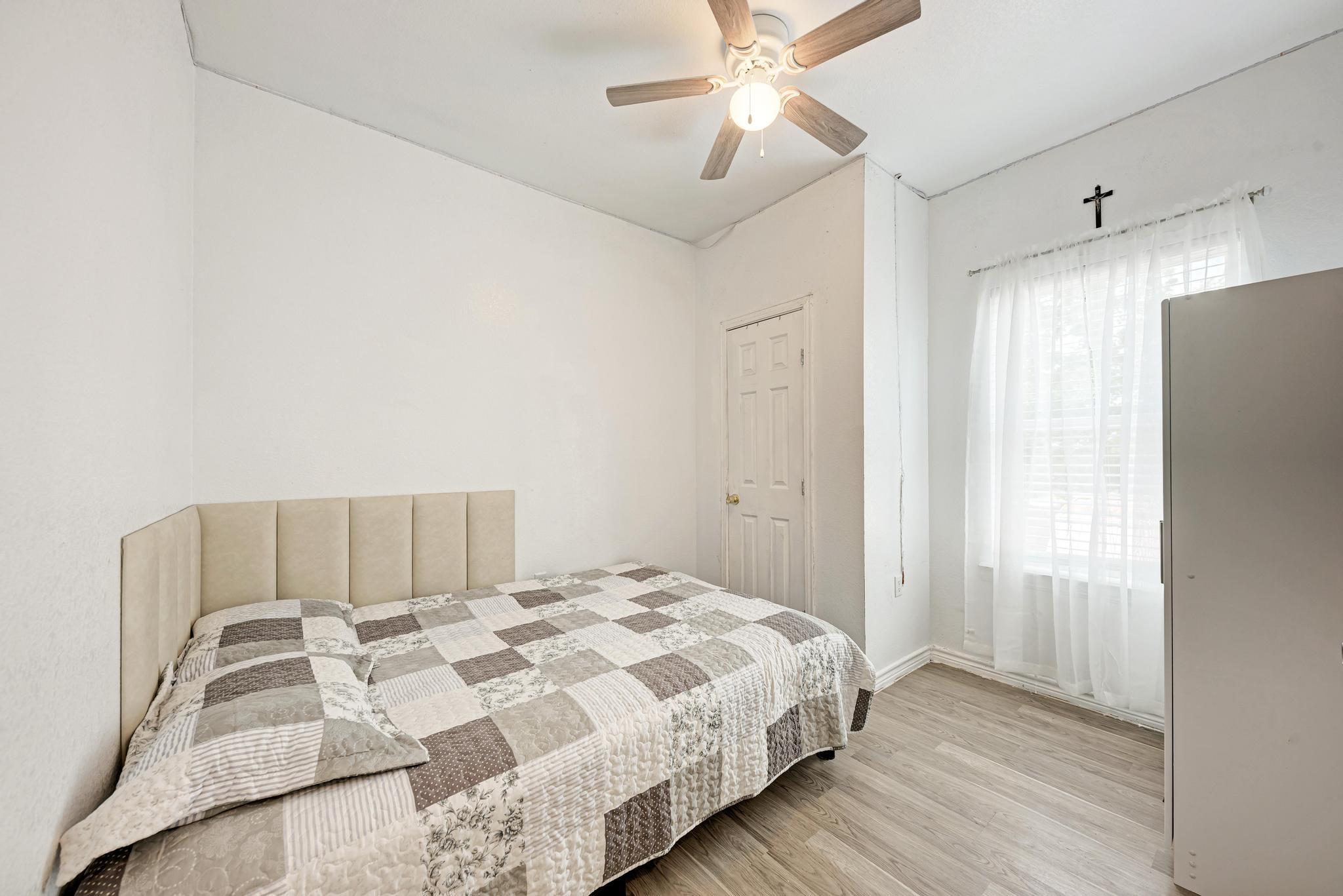 114 Crepe Myrtle Pkwy, Elgin, TX 78621