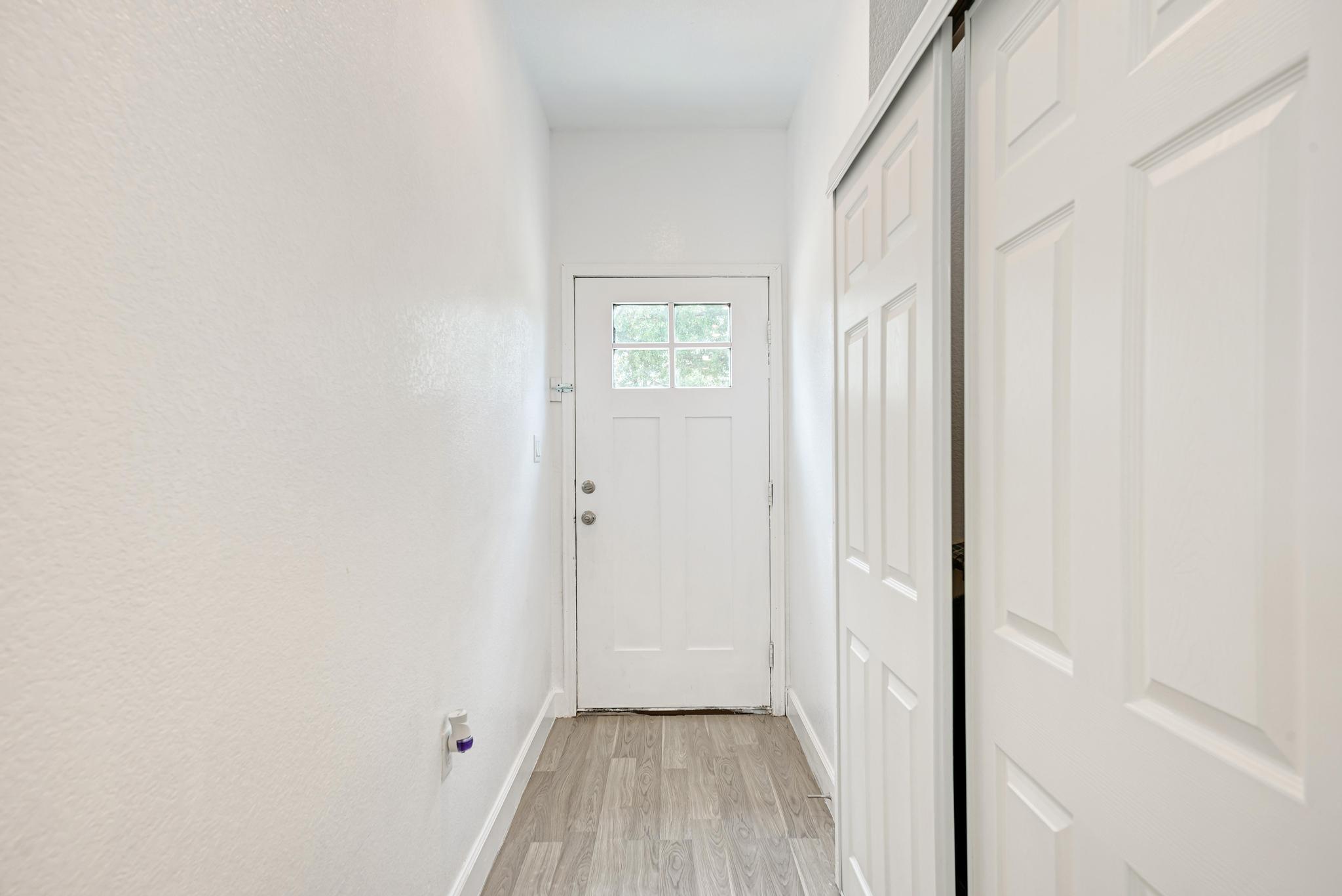 114 Crepe Myrtle Pkwy, Elgin, TX 78621