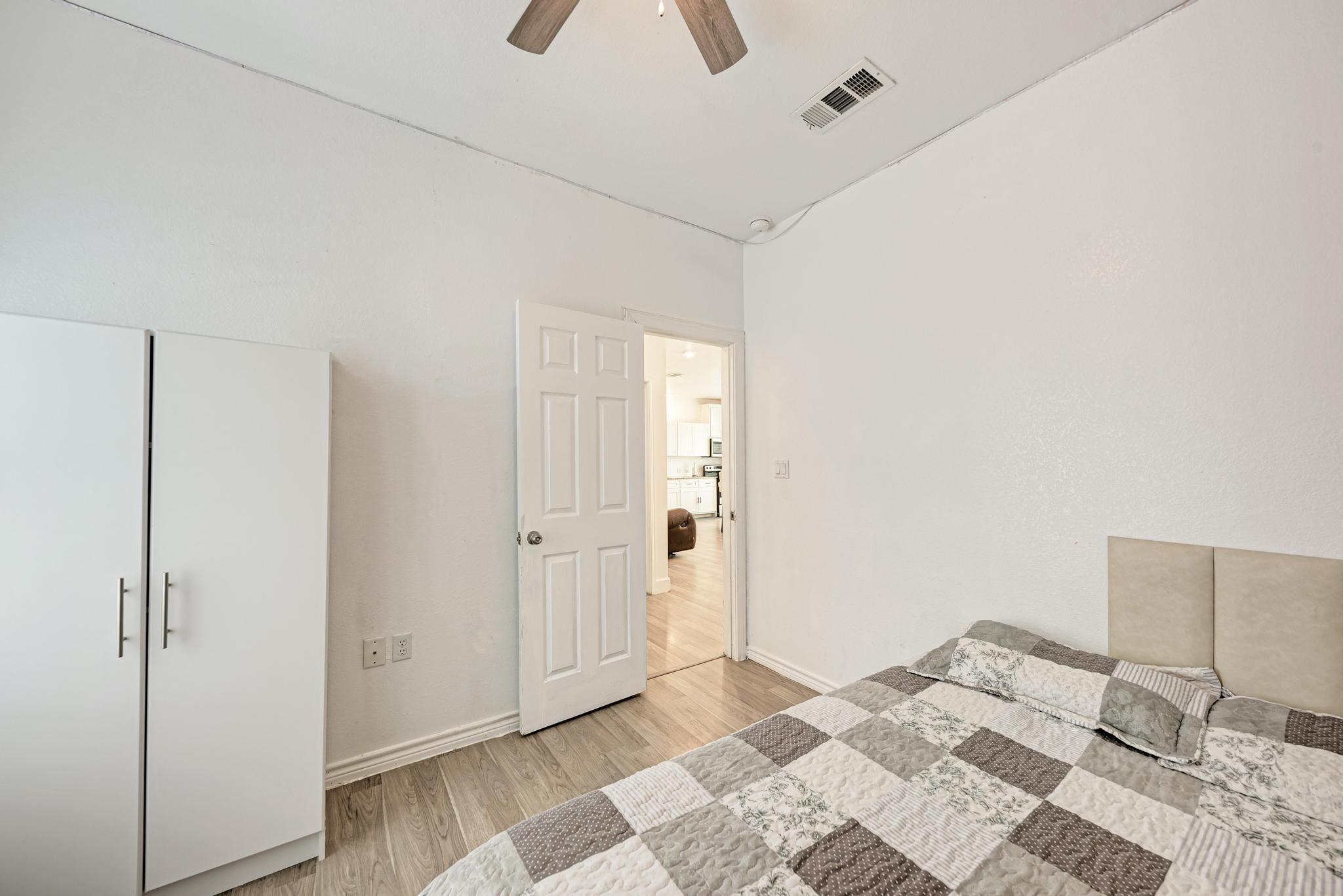 114 Crepe Myrtle Pkwy, Elgin, TX 78621