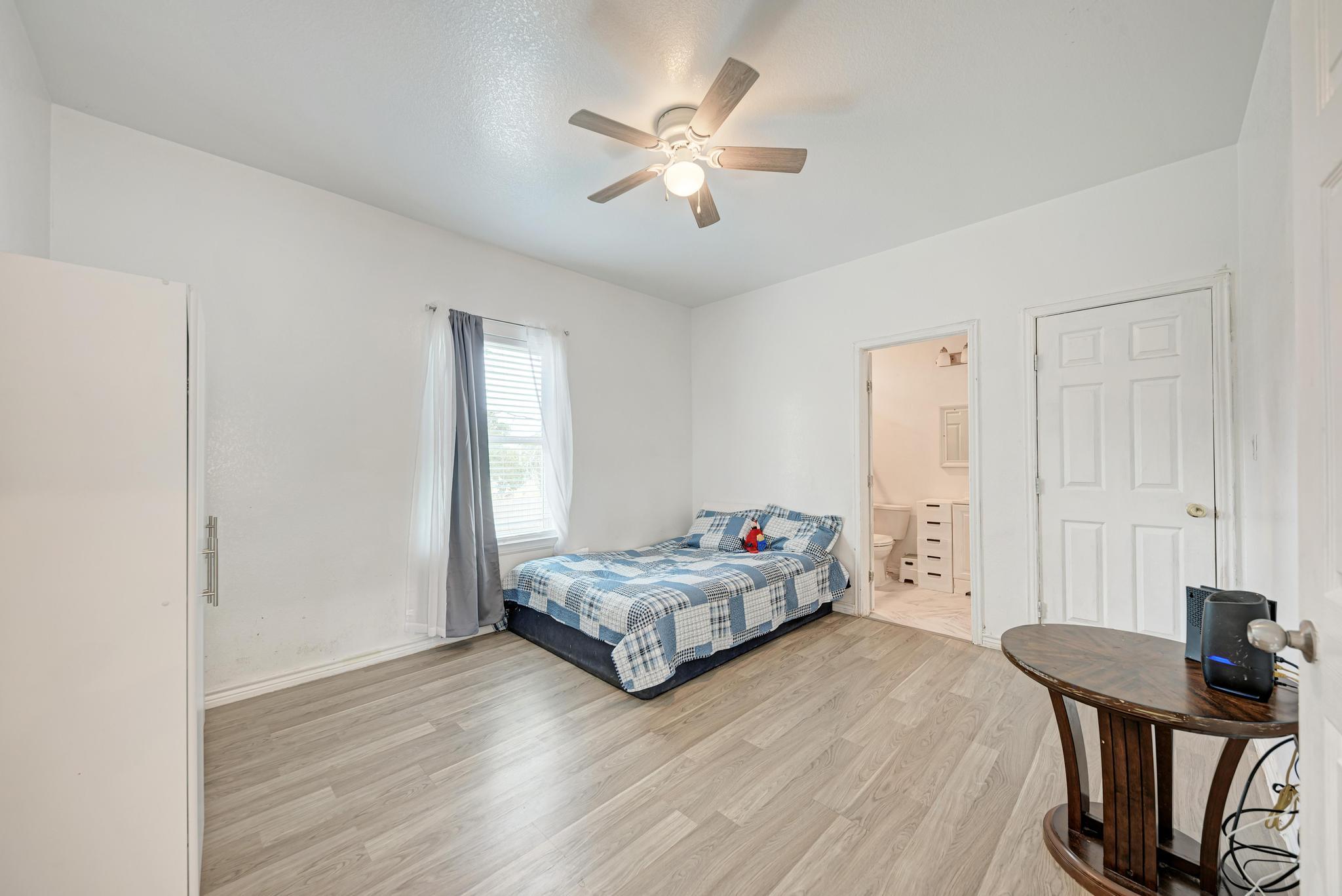 114 Crepe Myrtle Pkwy, Elgin, TX 78621