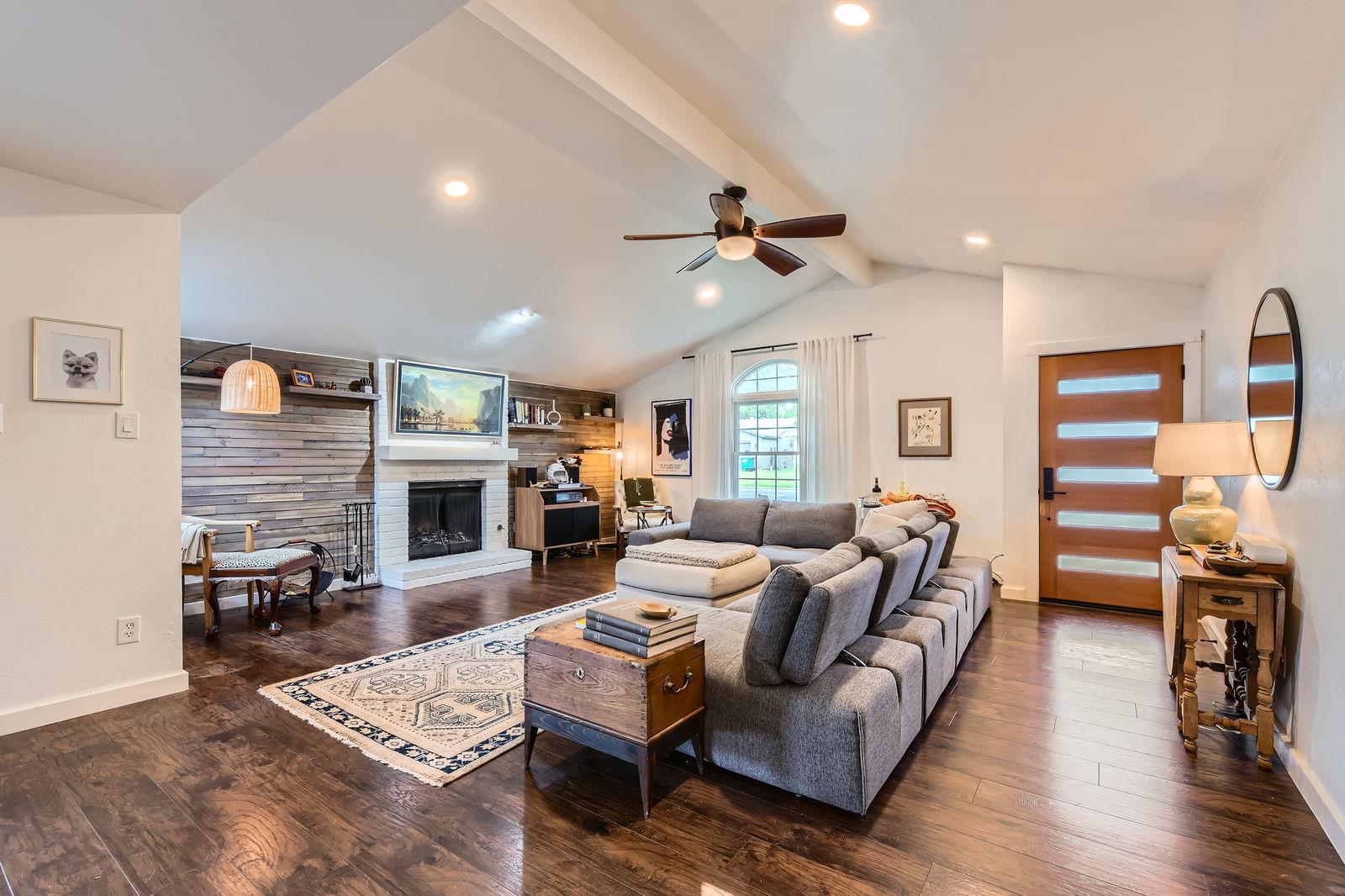 7905 Wycombe Dr, Austin, TX 78749