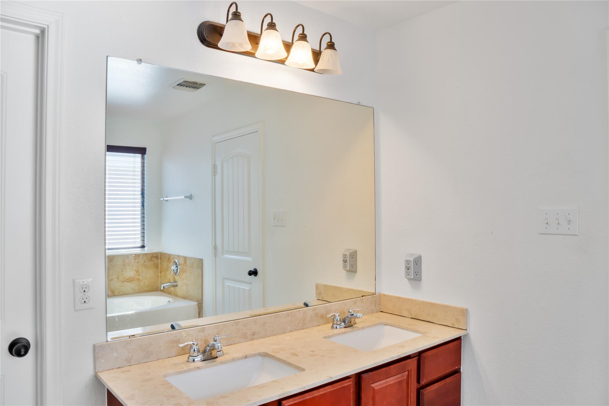 1529 Gautami Dr, Austin, TX 78753