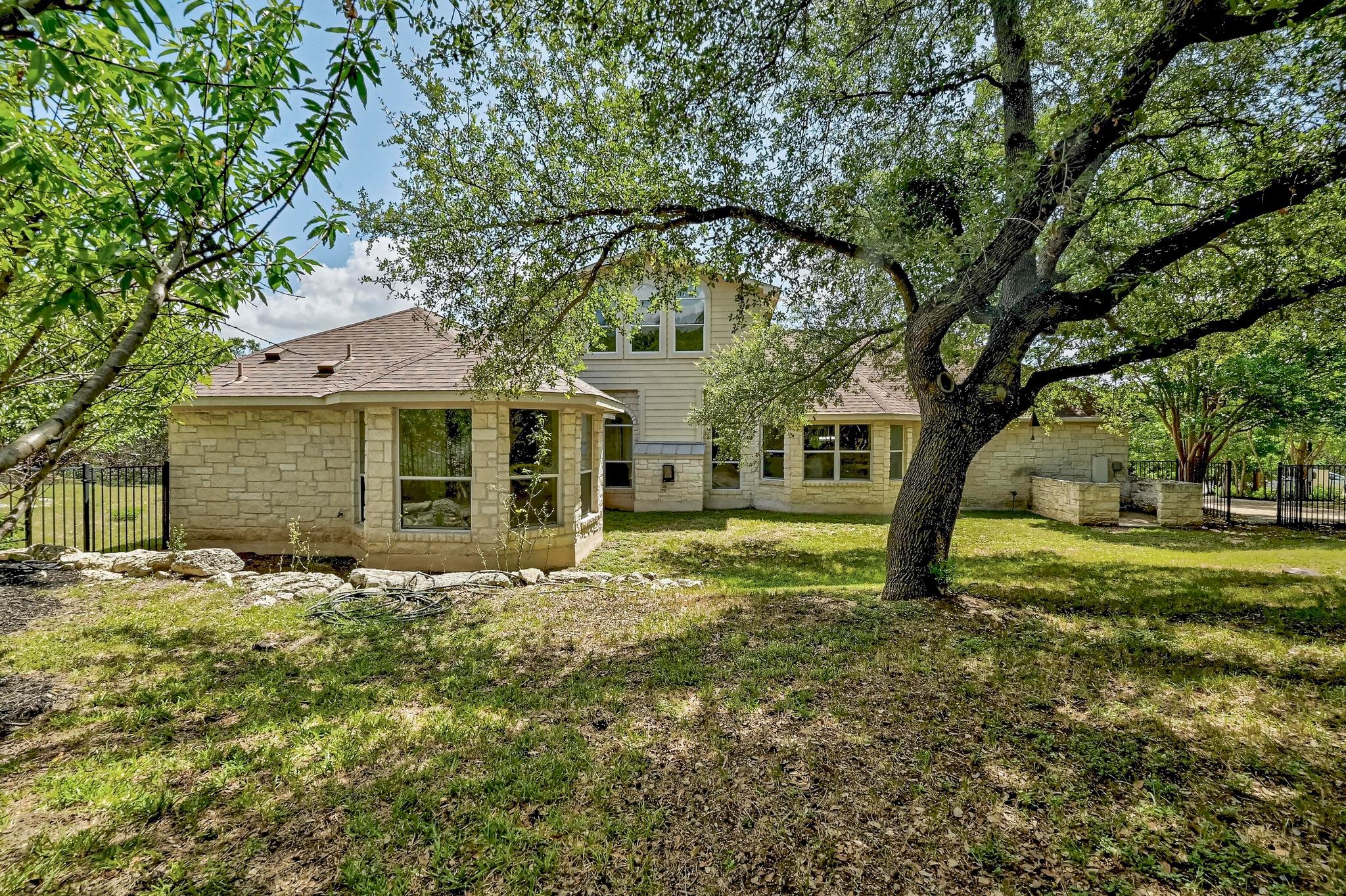 501 Flamingo Blvd, Lakeway, TX 78734