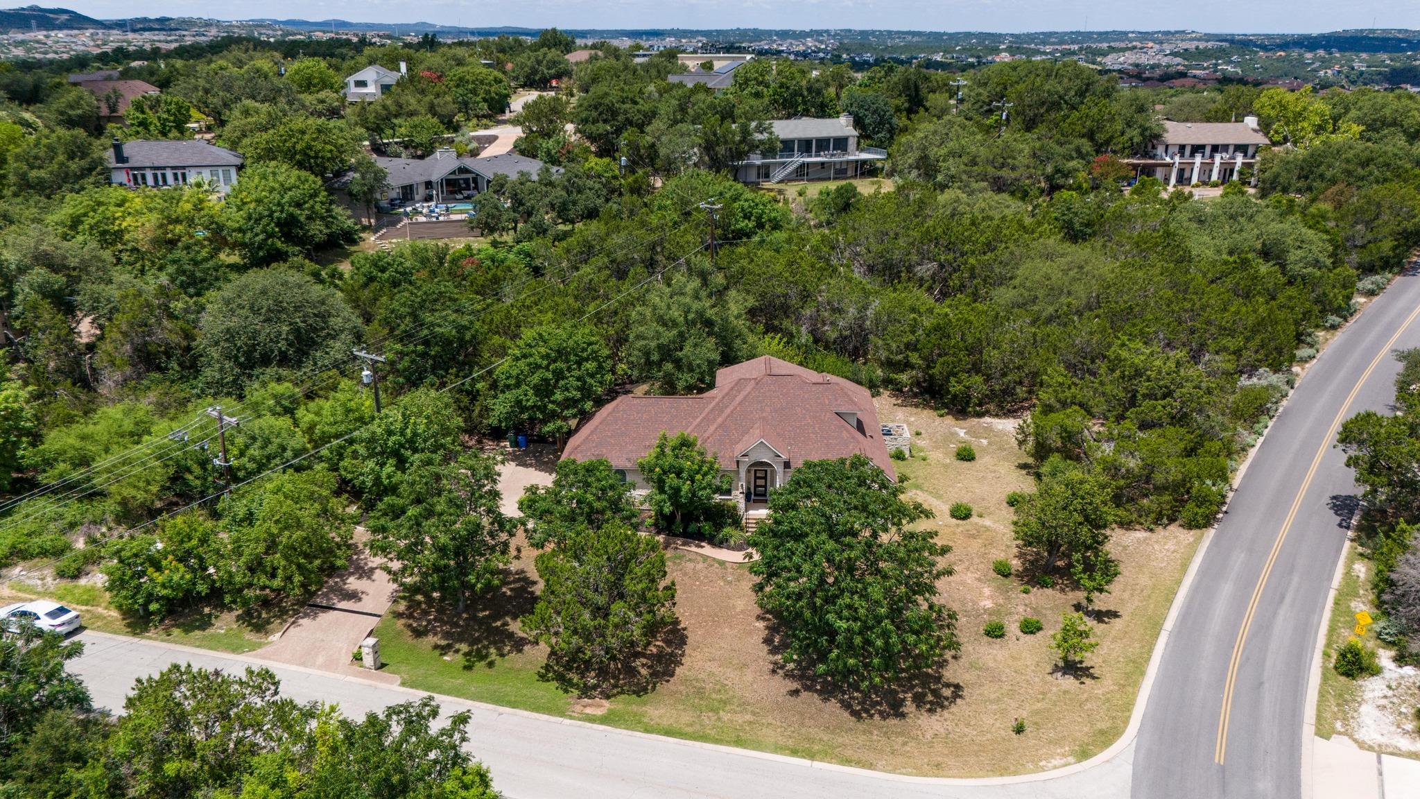 501 Flamingo Blvd, Lakeway, TX 78734