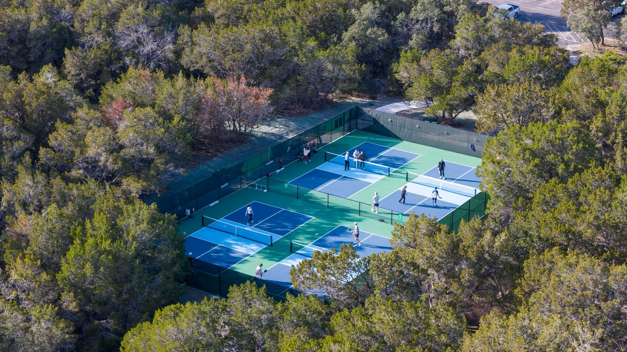 501 Flamingo Blvd, Lakeway, TX 78734