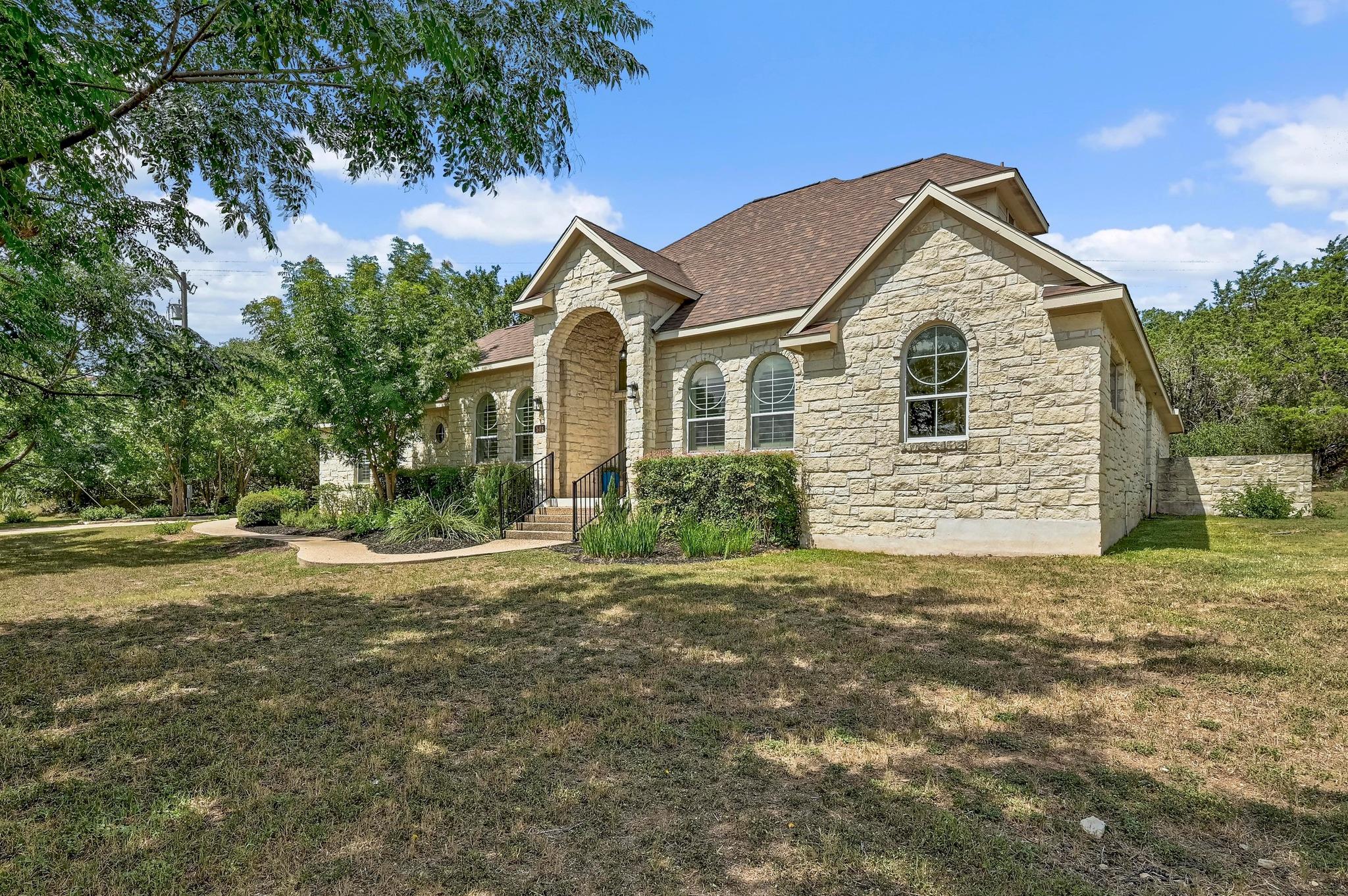 501 Flamingo Blvd, Lakeway, TX 78734