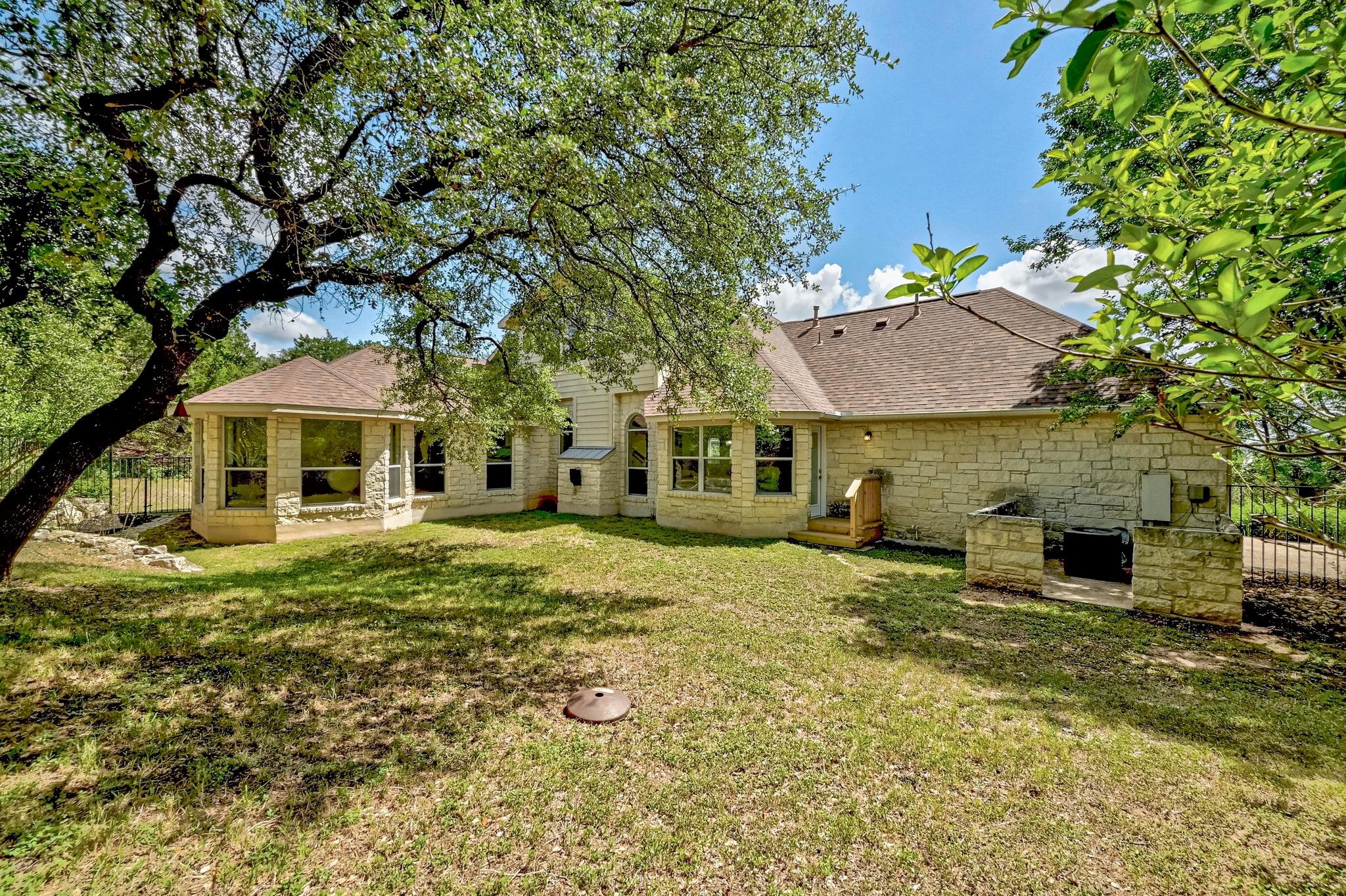 501 Flamingo Blvd, Lakeway, TX 78734