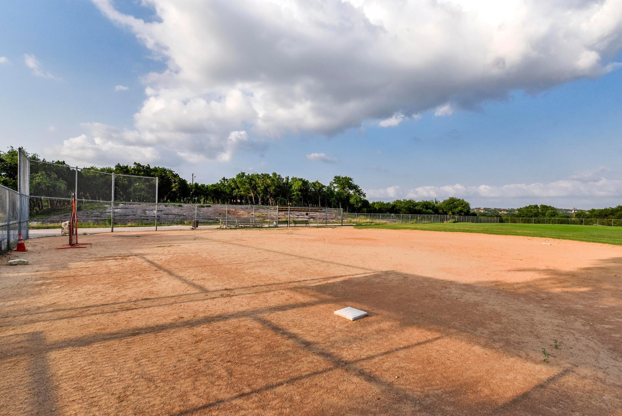 501 Flamingo Blvd, Lakeway, TX 78734