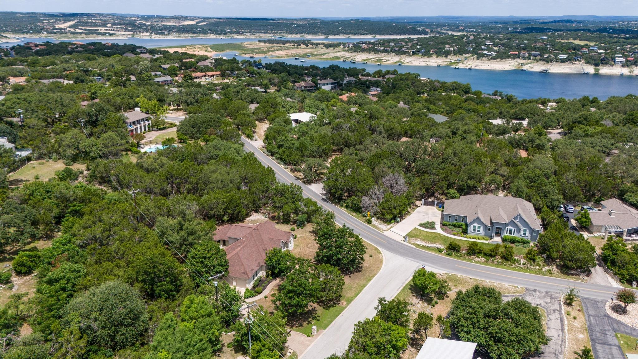 501 Flamingo Blvd, Lakeway, TX 78734