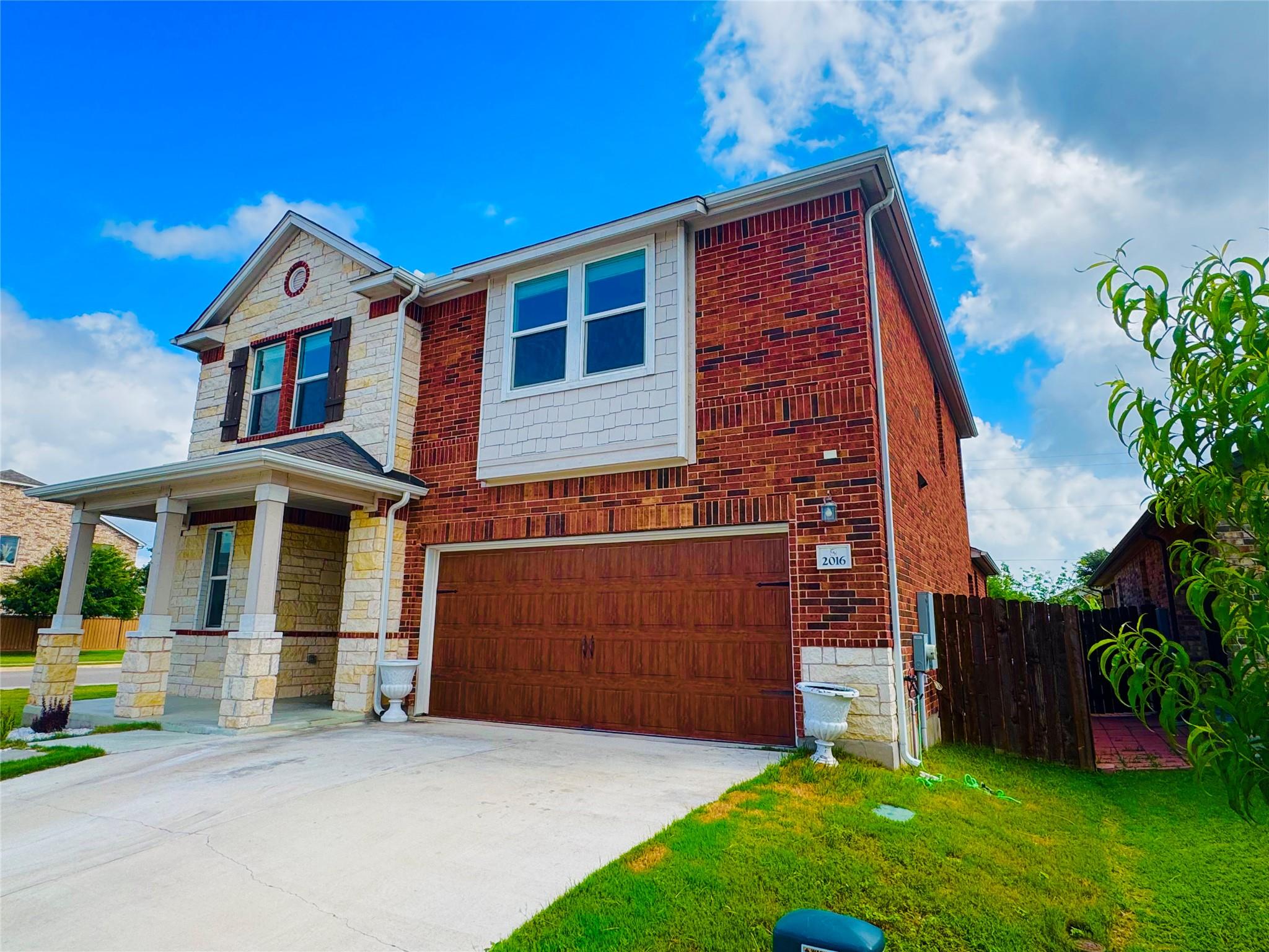 2016 Fretboard St, Round Rock, TX 78664