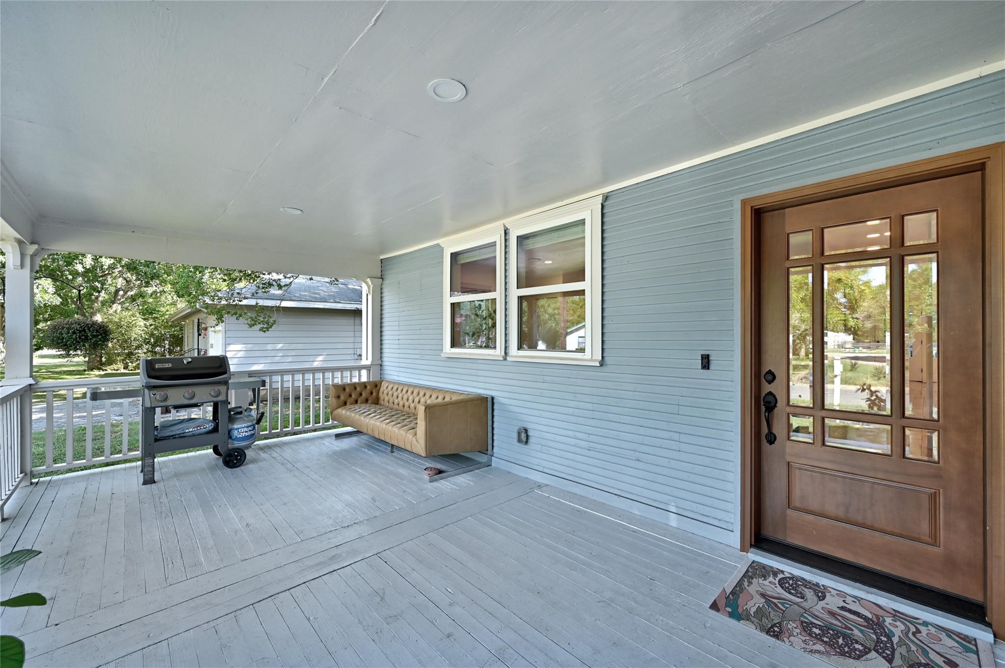 325 S Frio St, Lockhart, TX 78644