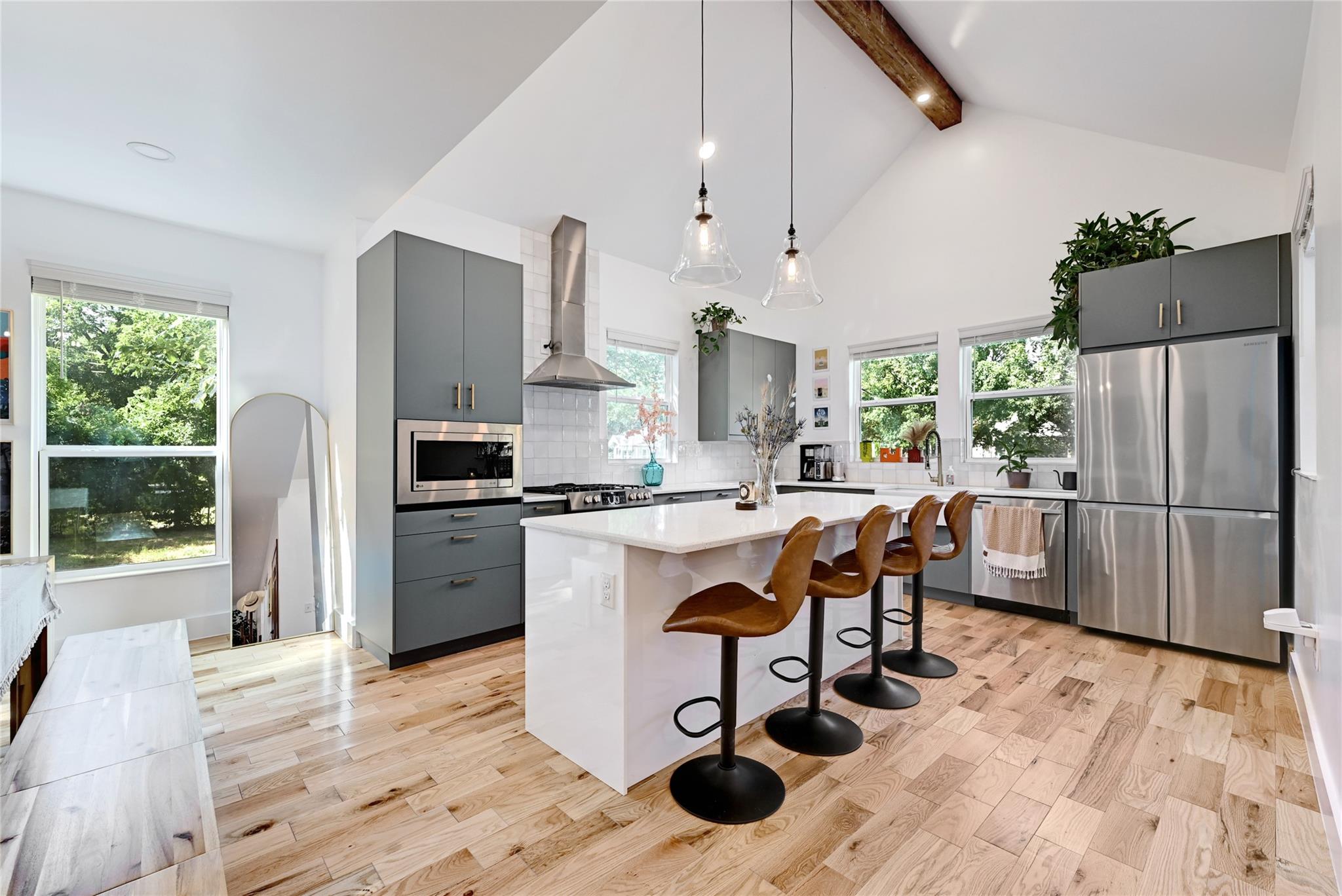 325 S Frio St, Lockhart, TX 78644