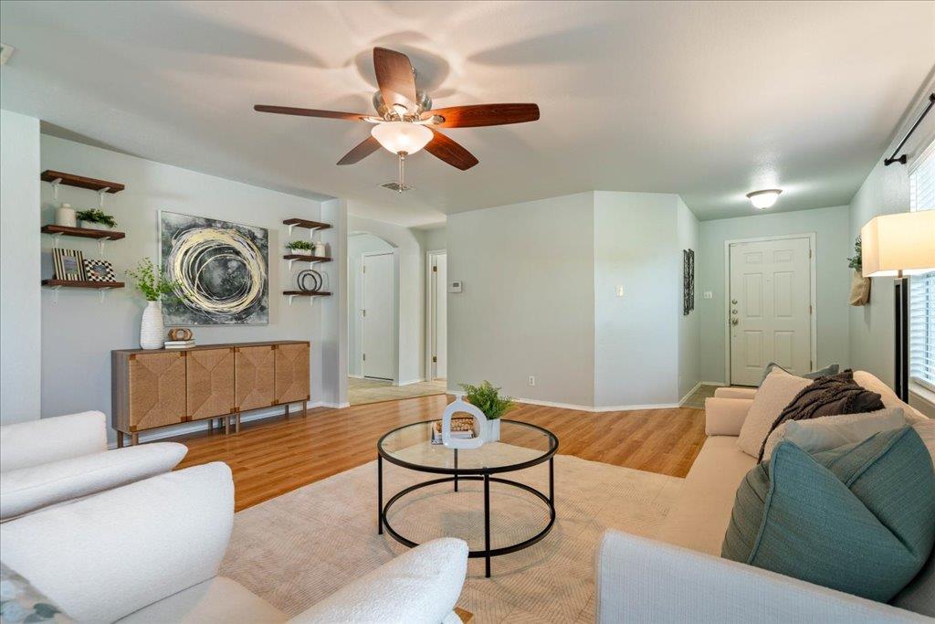 2102 GARRISON Dr, Leander, TX 78641