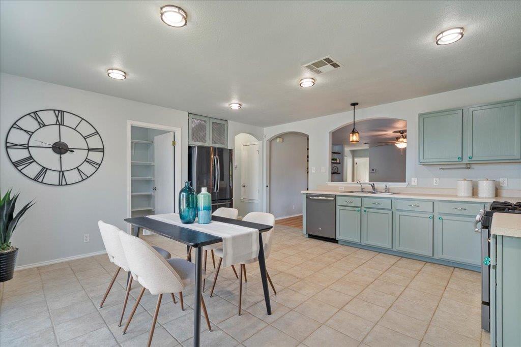 2102 GARRISON Dr, Leander, TX 78641