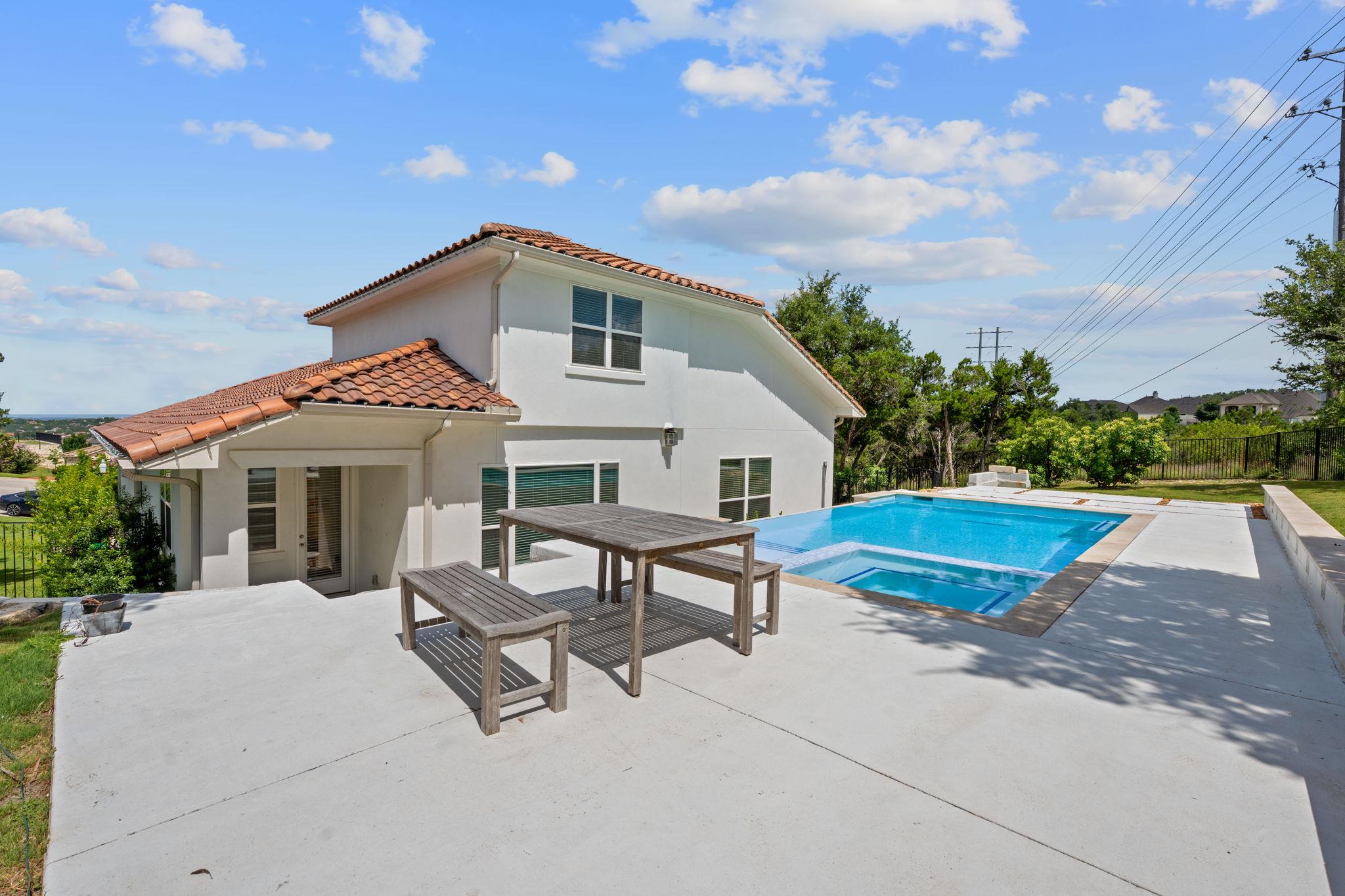 104 Majestic Arroyo Way, Lakeway, TX 78738