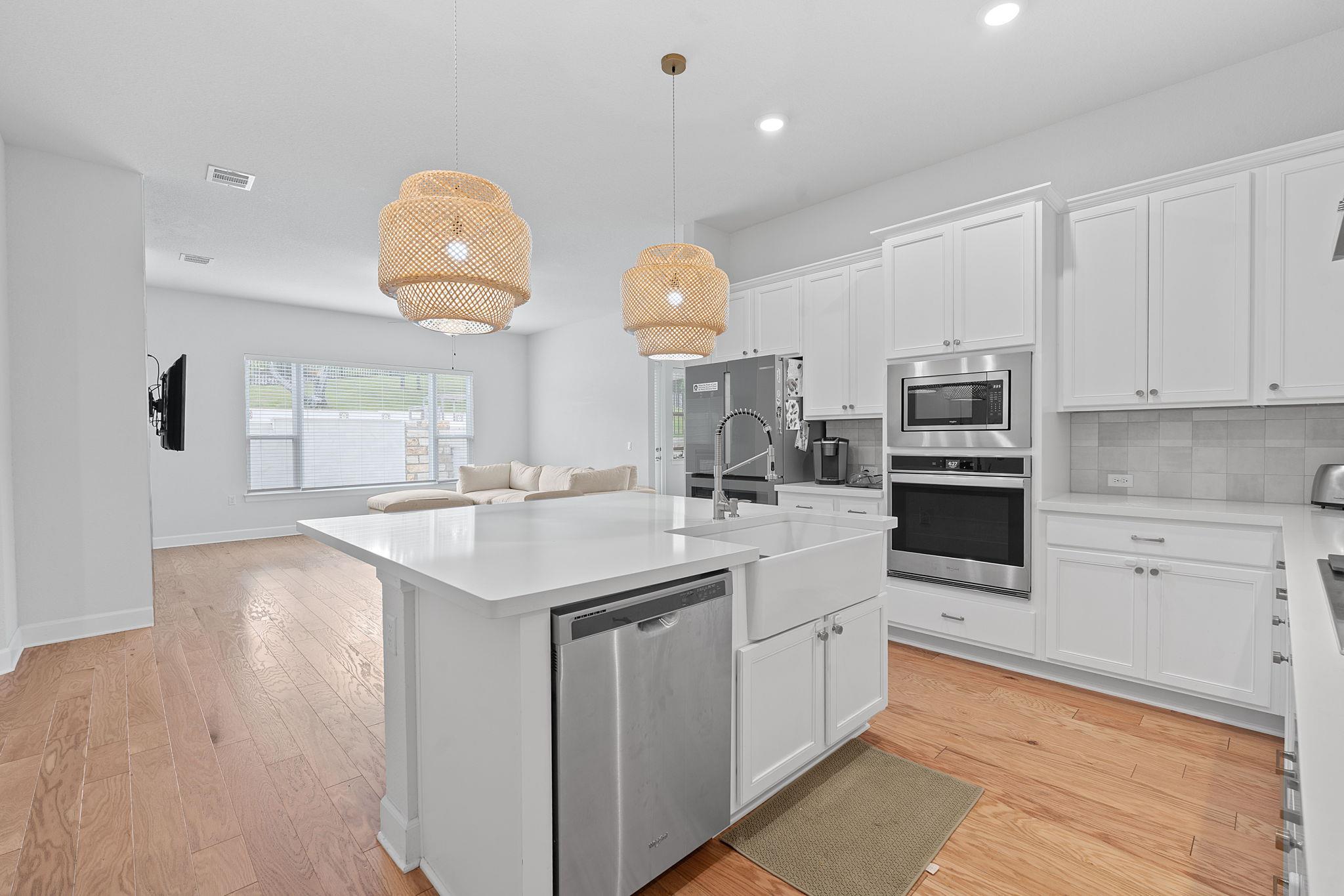 104 Majestic Arroyo Way, Lakeway, TX 78738